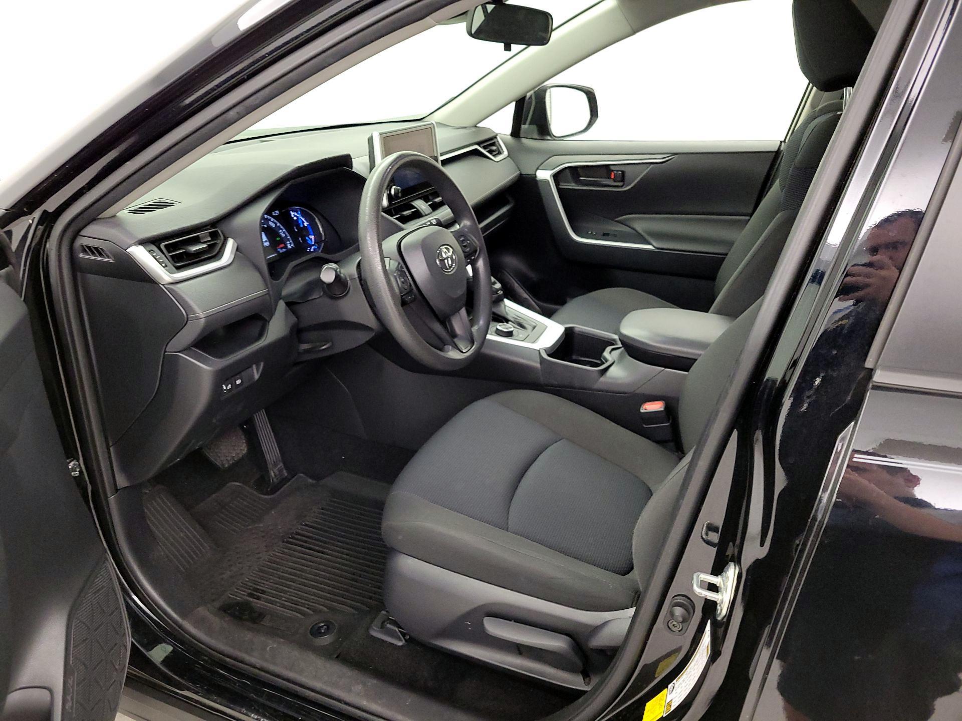 Thumbnail: 2023 Toyota RAV4 - 11