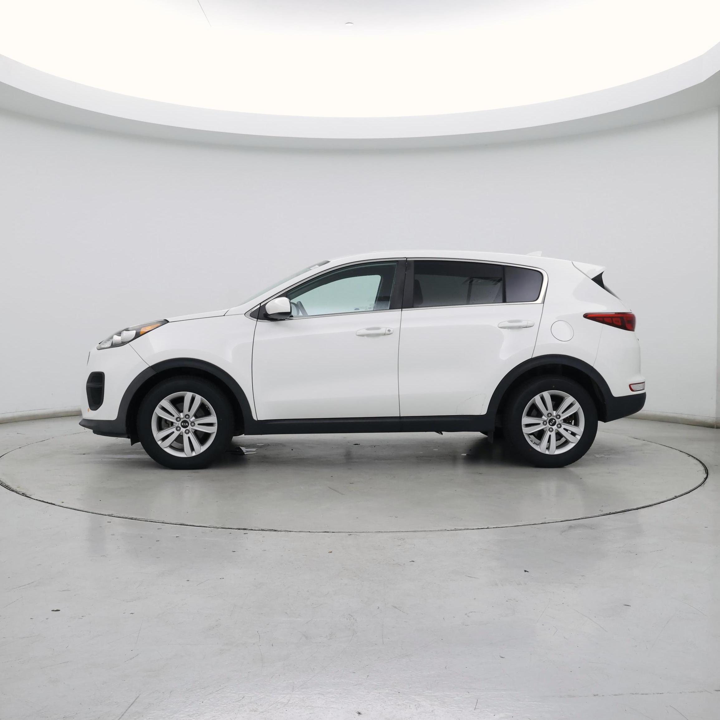 Thumbnail: 2018 Kia Sportage - 3
