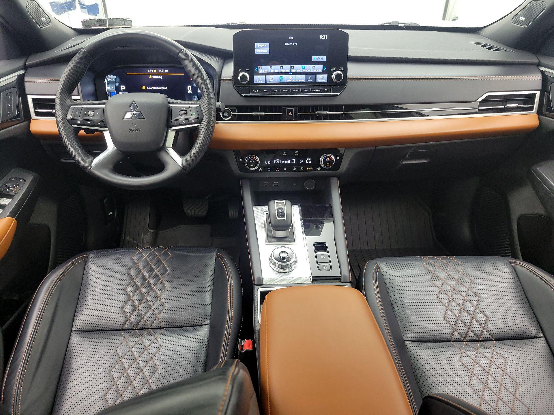 Thumbnail: 2024 Mitsubishi Outlander - 9