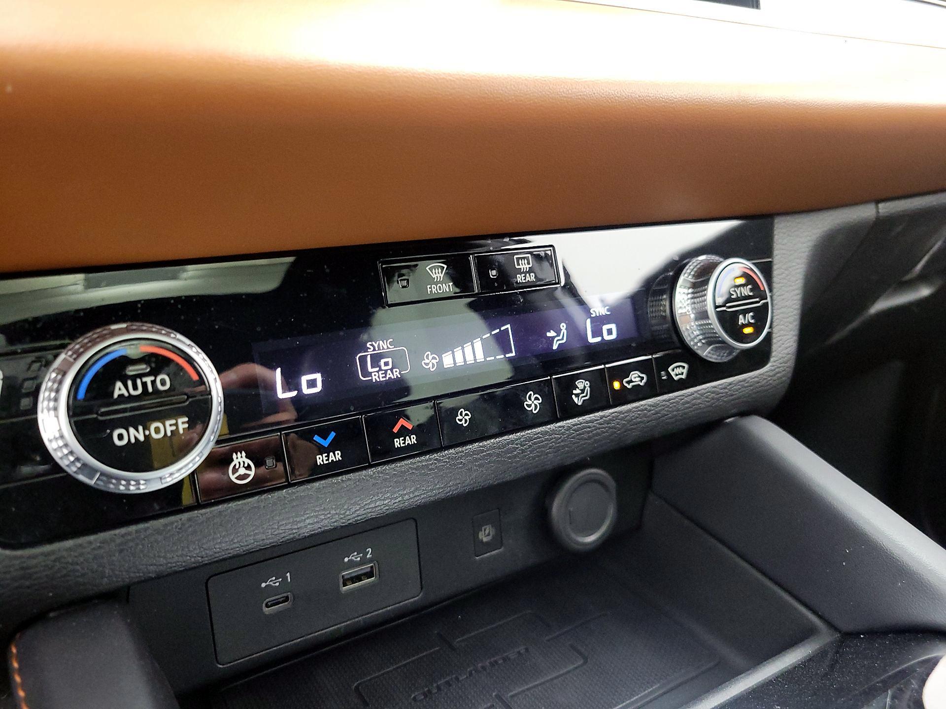 Thumbnail: 2024 Mitsubishi Outlander - 15