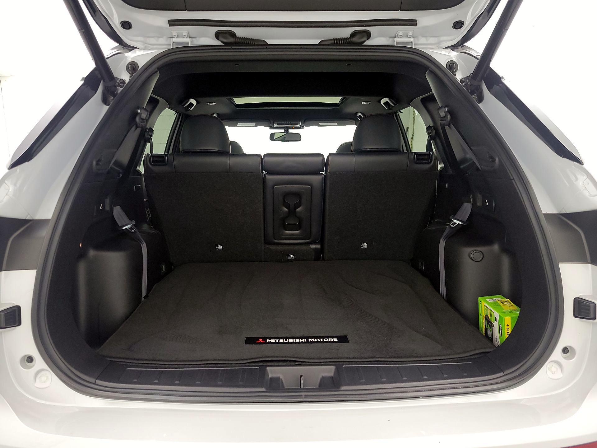 Thumbnail: 2024 Mitsubishi Outlander - 19