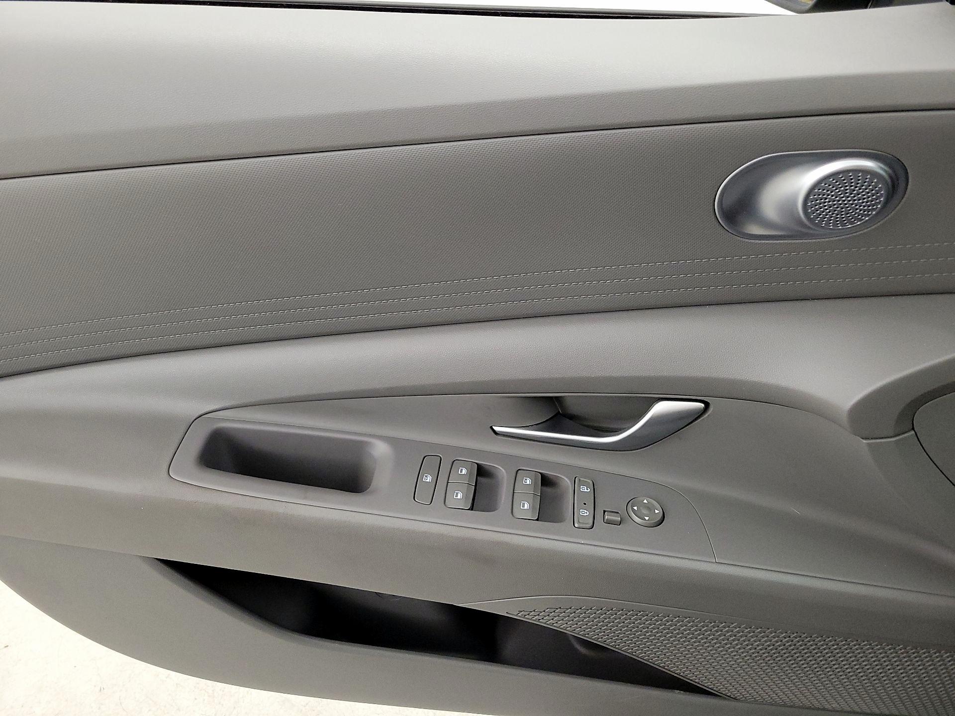 Thumbnail: 2021 Hyundai Elantra - 12
