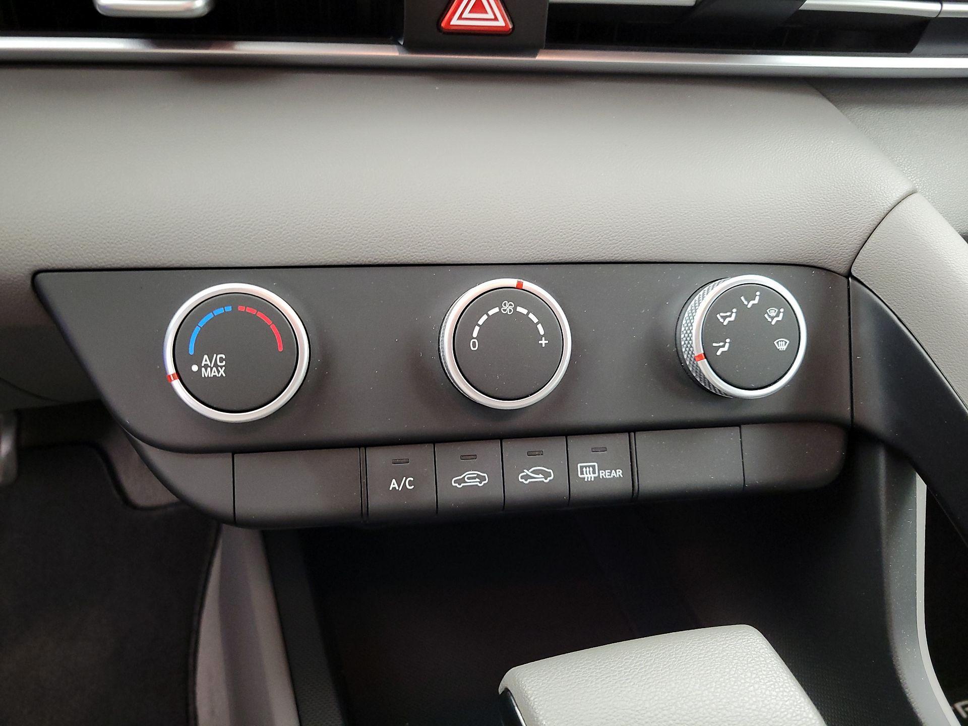 Thumbnail: 2021 Hyundai Elantra - 16