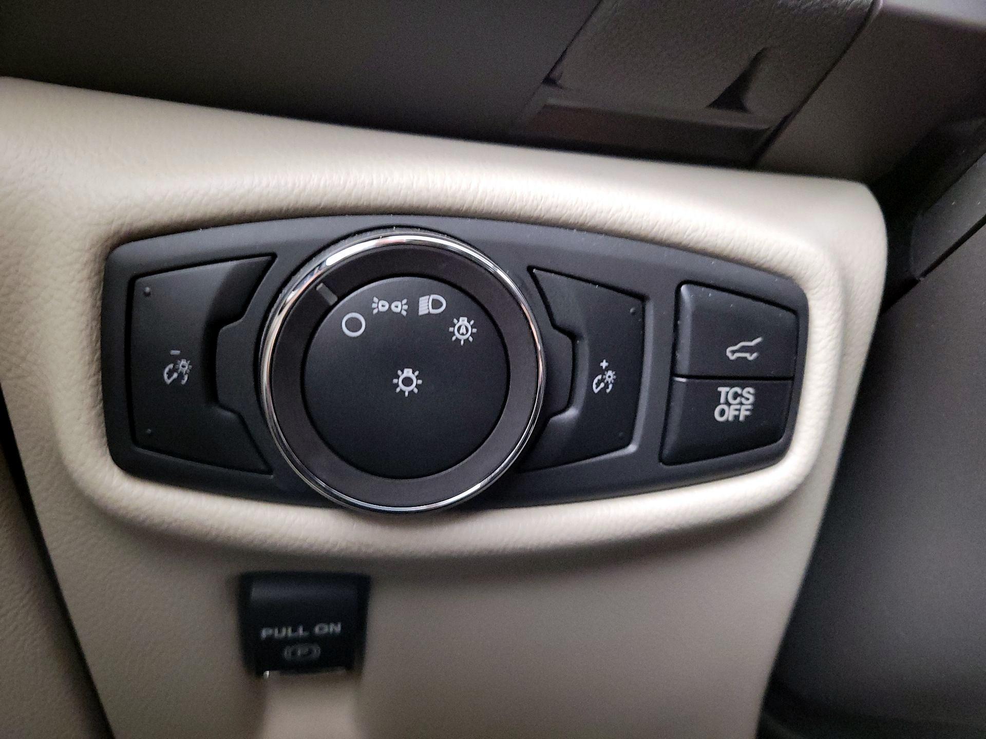 Thumbnail: 2019 Lincoln Nautilus - 13