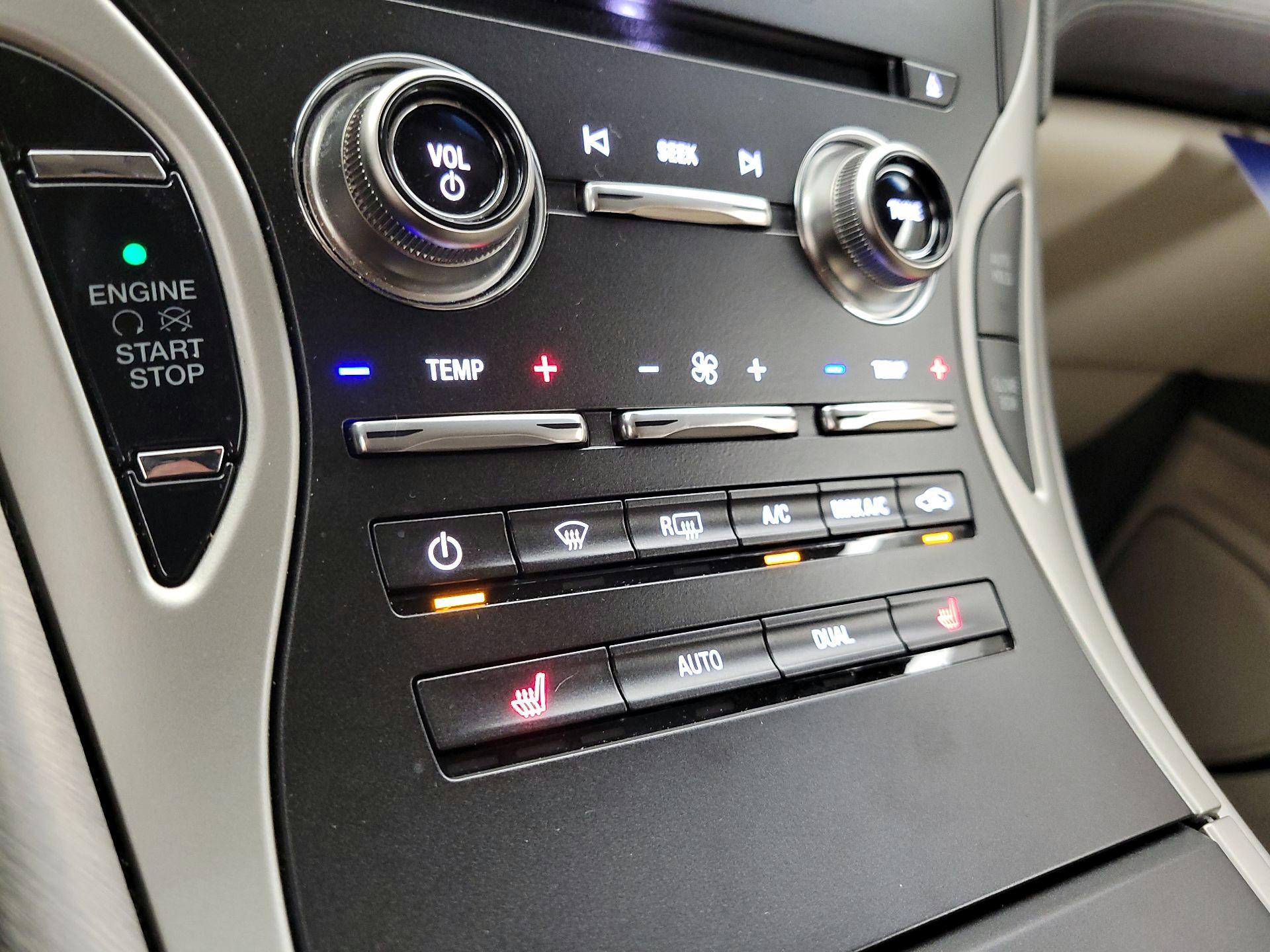 Thumbnail: 2019 Lincoln Nautilus - 16