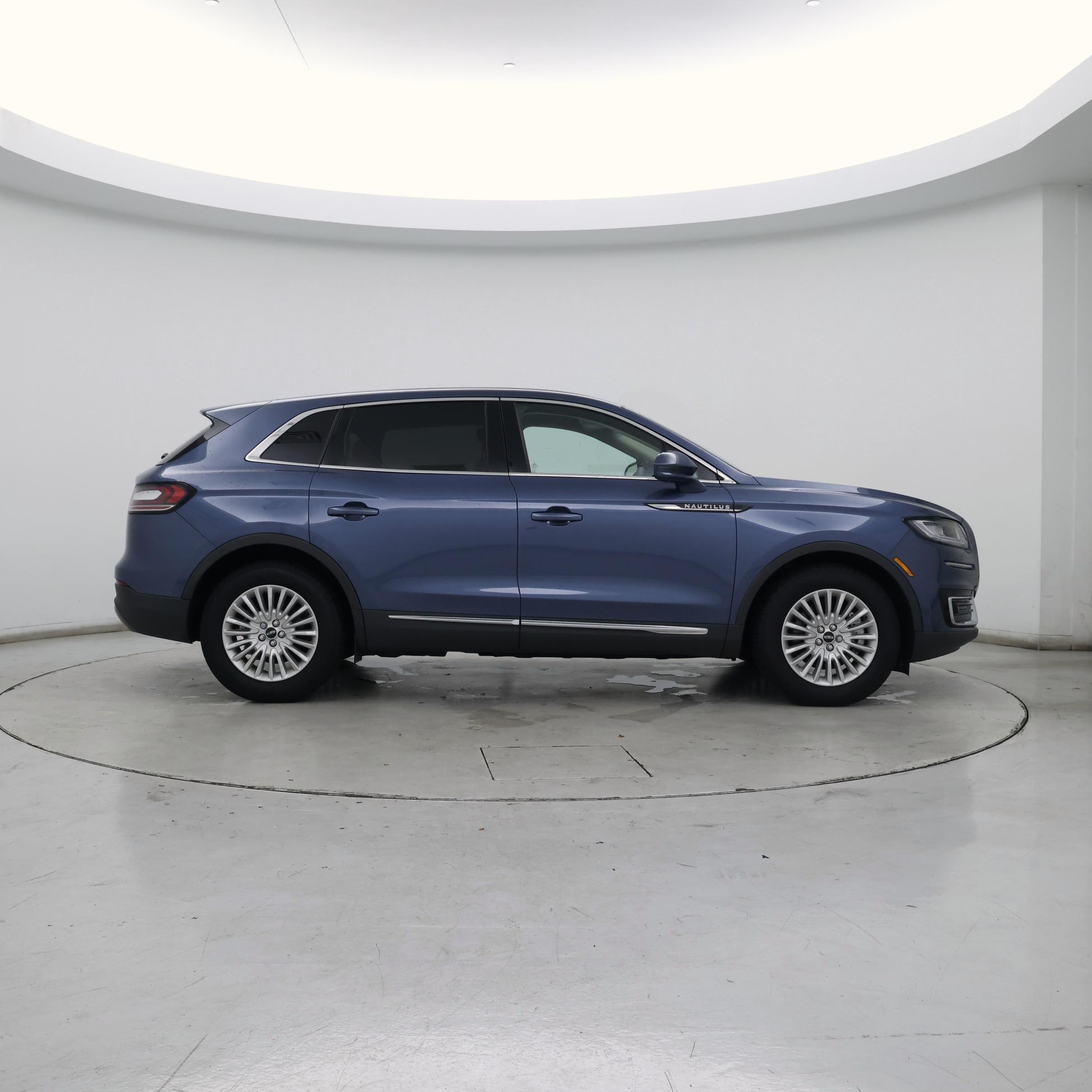 Thumbnail: 2019 Lincoln Nautilus - 7
