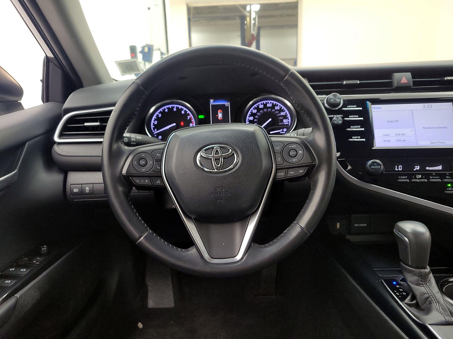 Thumbnail: 2018 Toyota Camry - 10