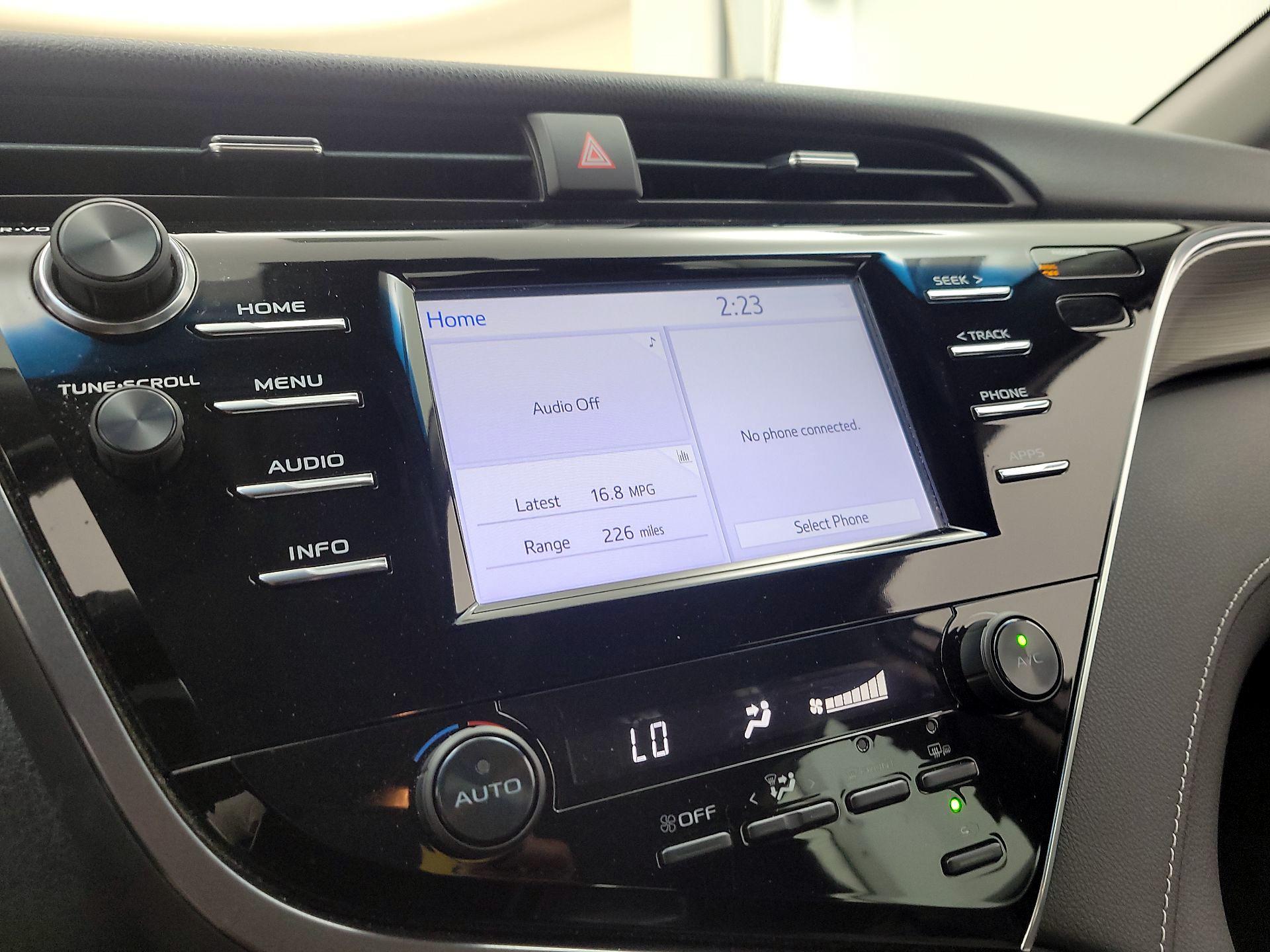 Thumbnail: 2018 Toyota Camry - 15