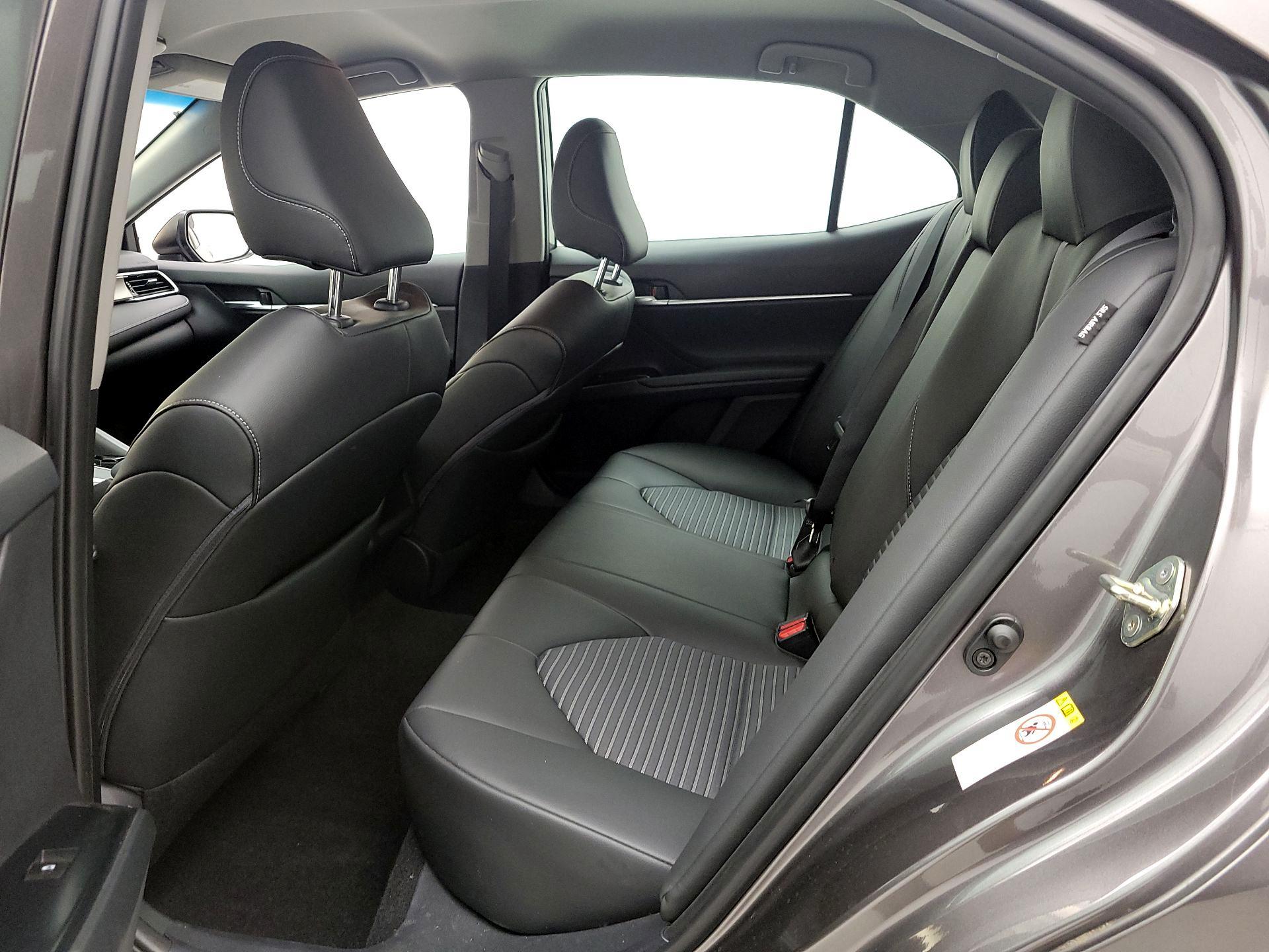 Thumbnail: 2018 Toyota Camry - 18