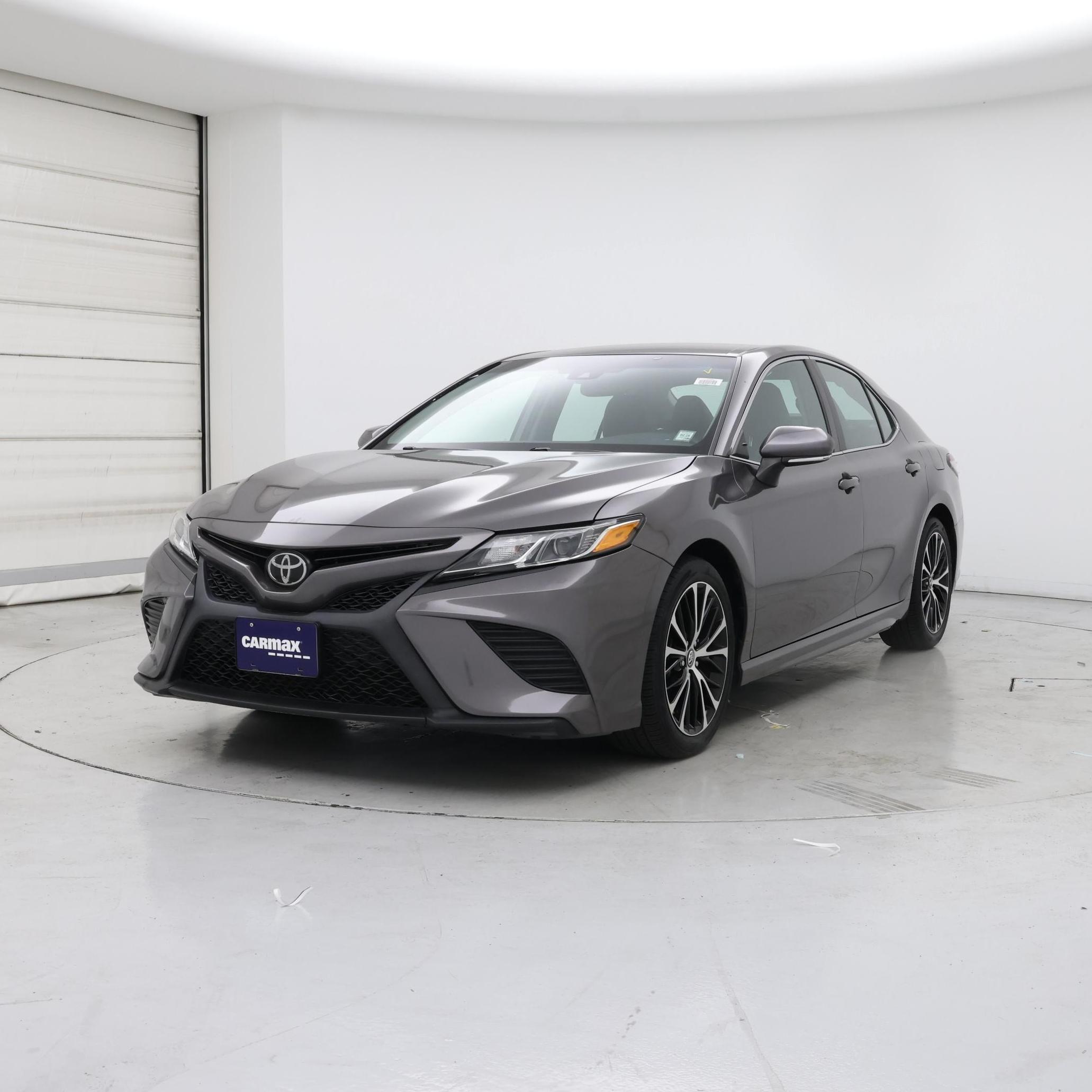 Thumbnail: 2018 Toyota Camry - 4