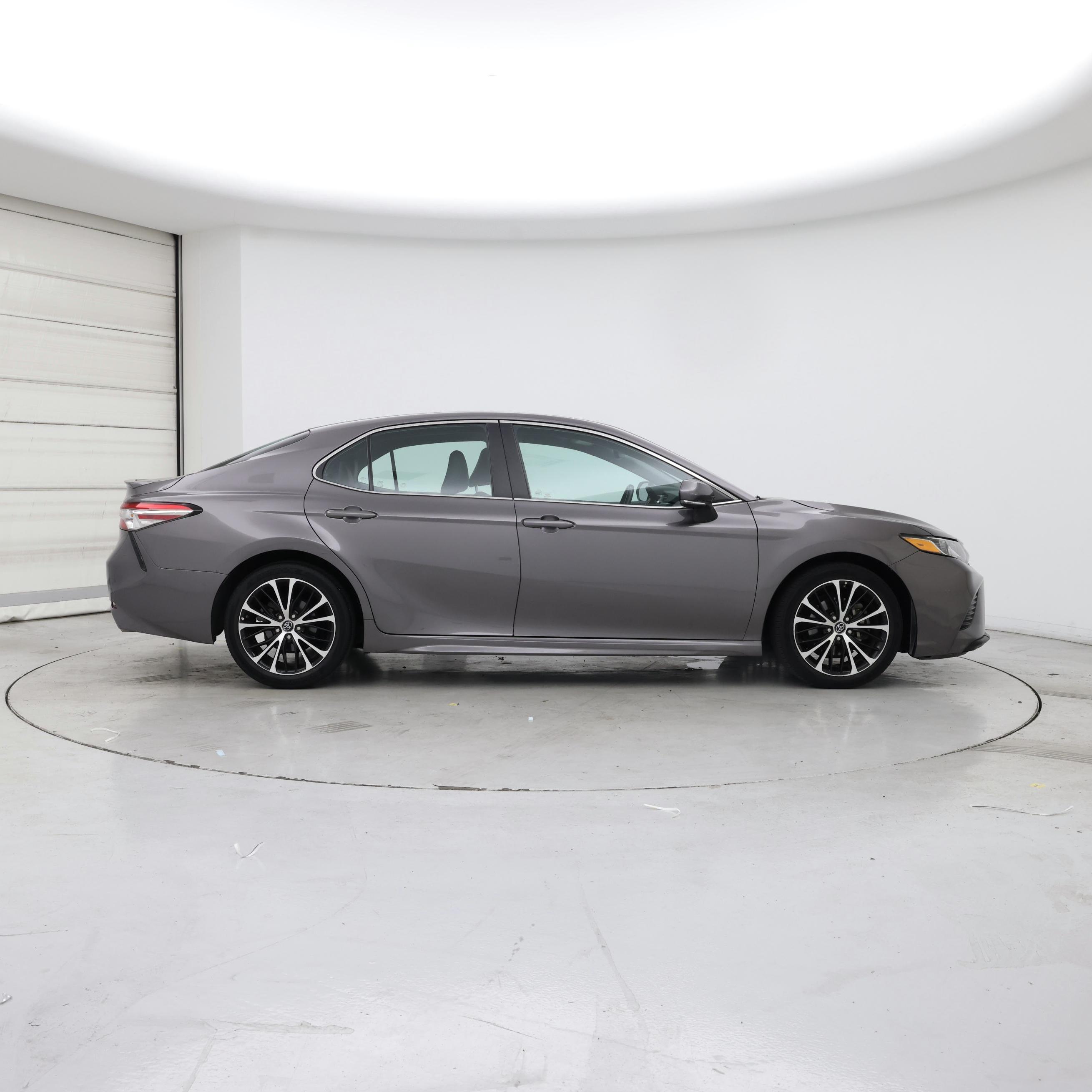 Thumbnail: 2018 Toyota Camry - 7