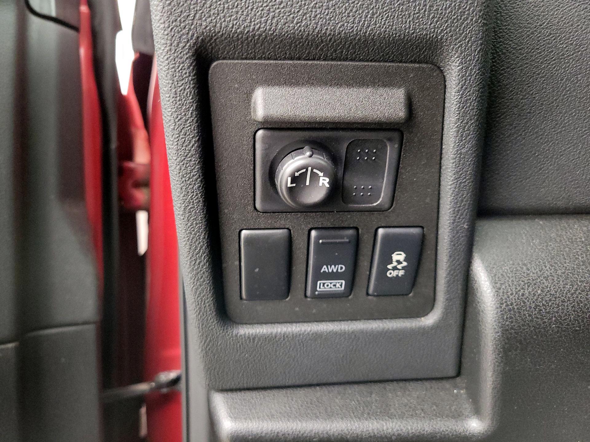 Thumbnail: 2014 Nissan Rogue - 13