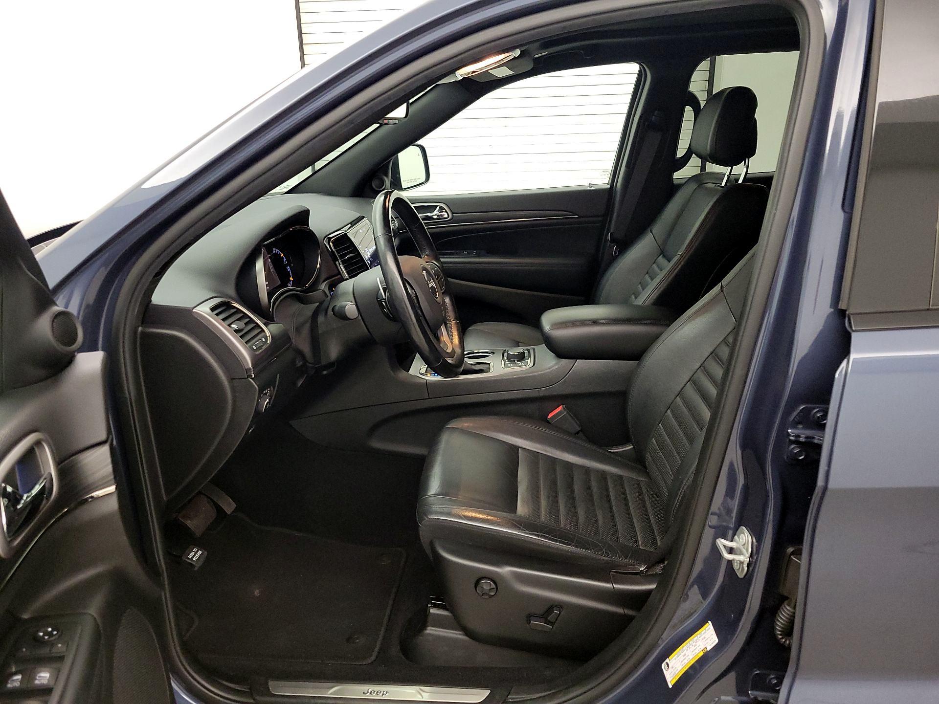 Thumbnail: 2020 Jeep Grand Cherokee - 11