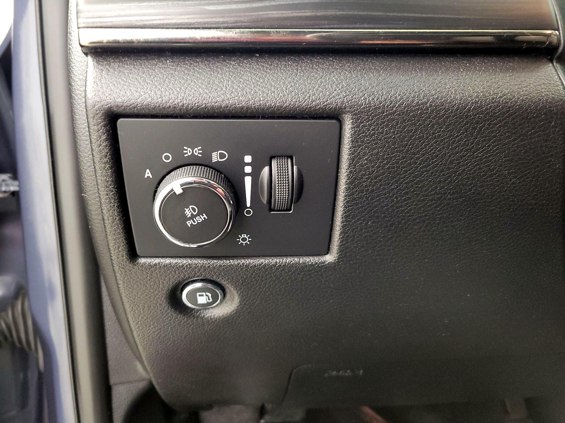 Thumbnail: 2020 Jeep Grand Cherokee - 13