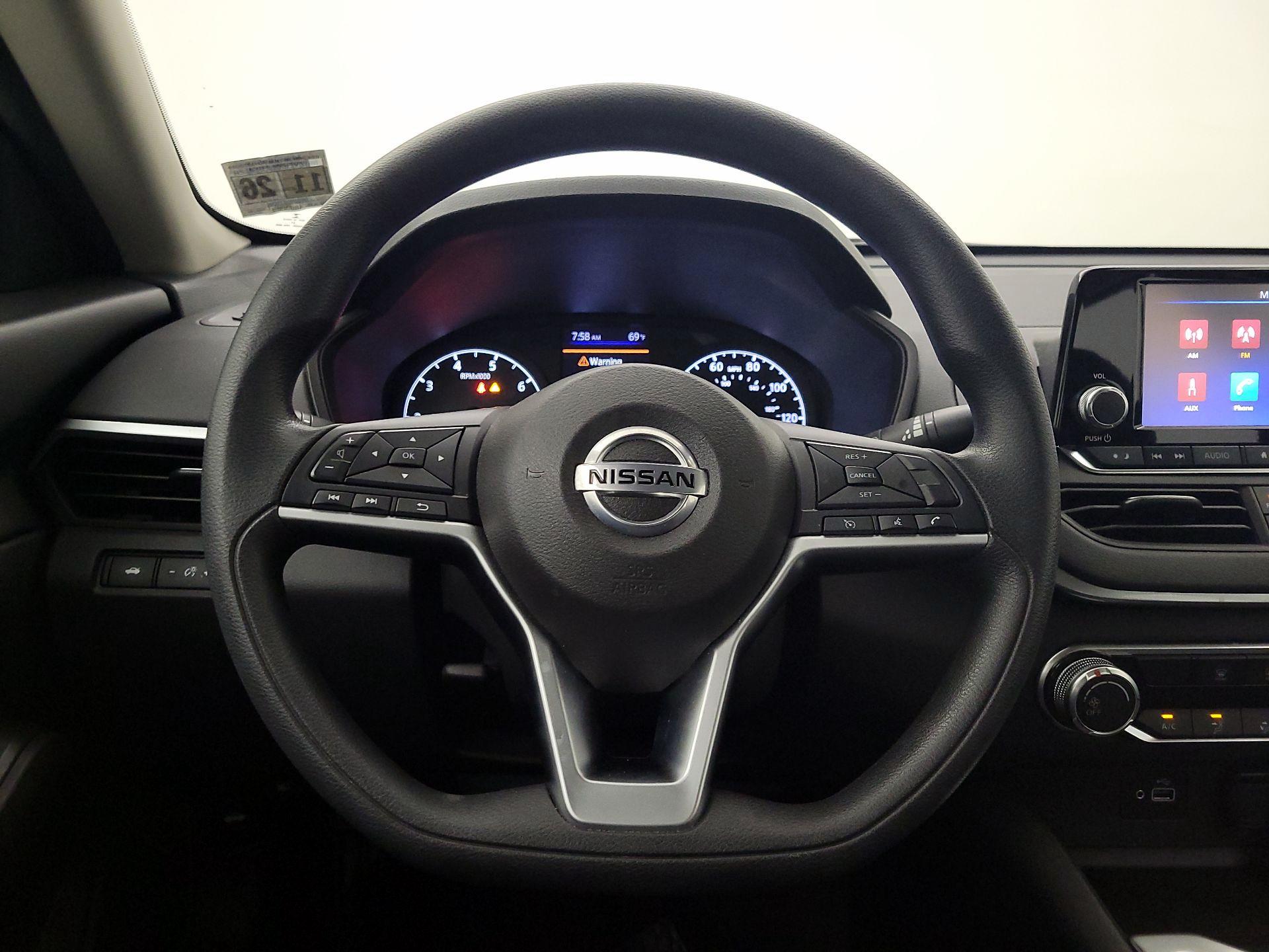 Thumbnail: 2021 Nissan Altima - 10
