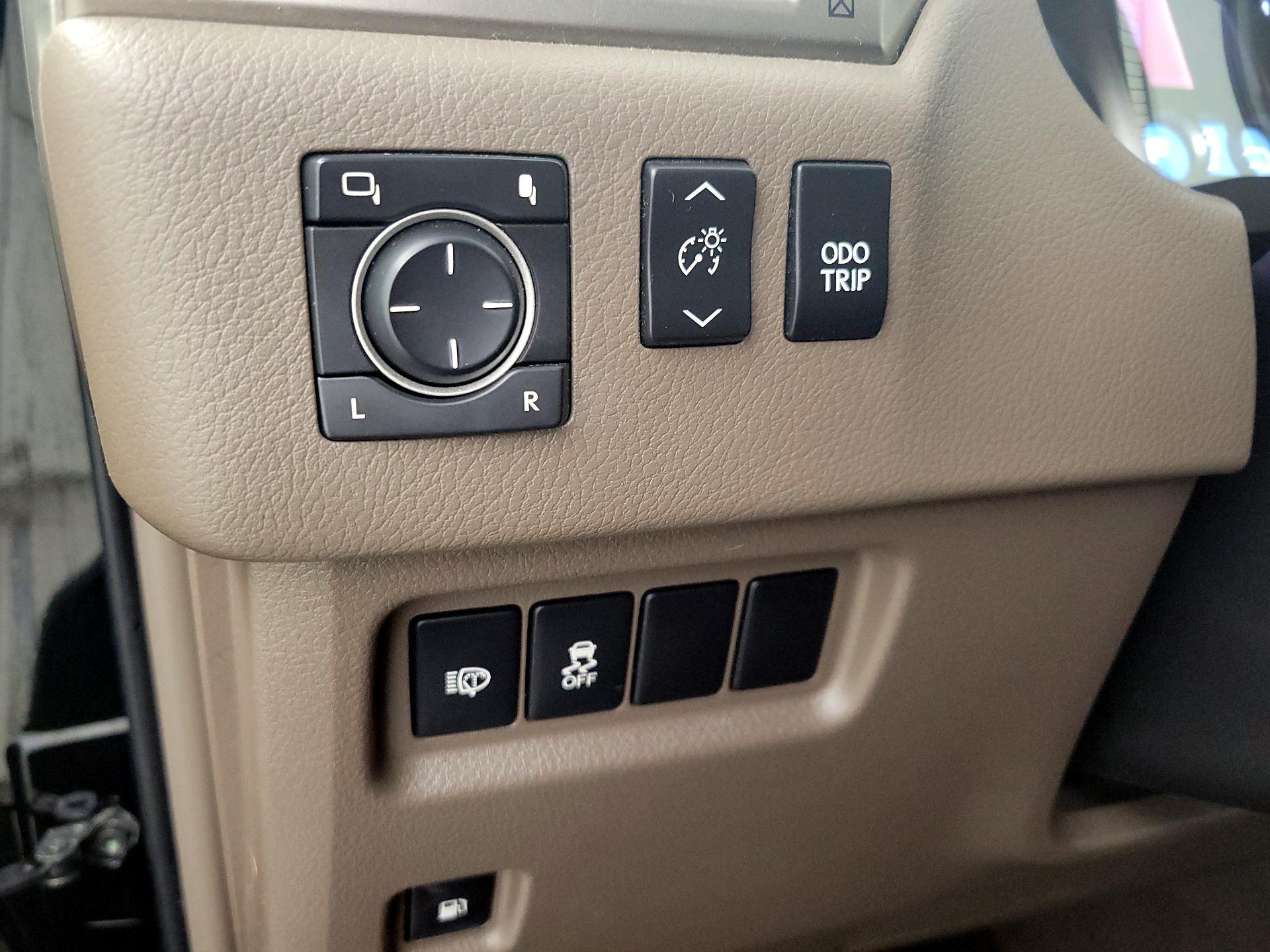 Thumbnail: 2017 Lexus GX - 13