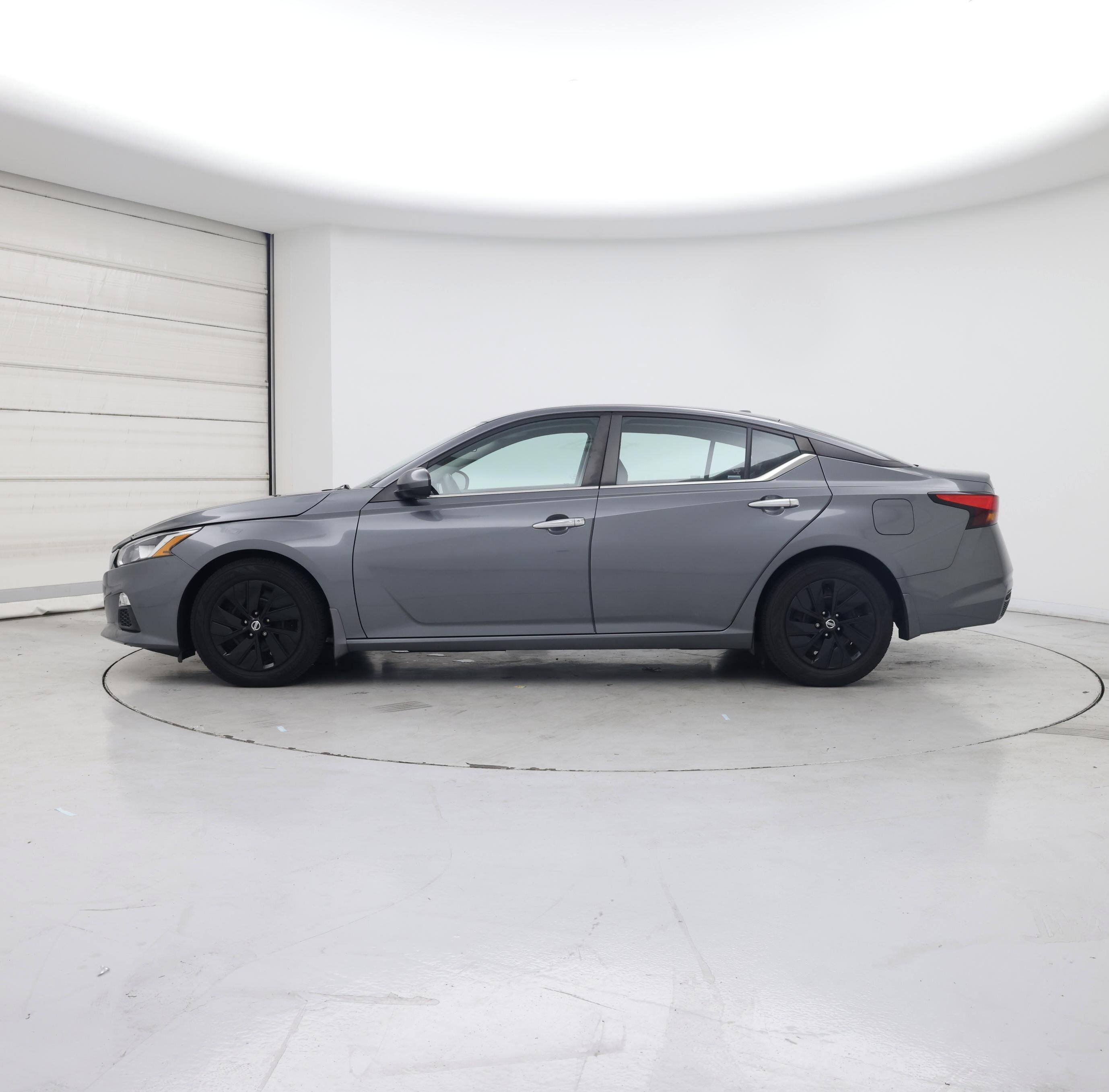 Thumbnail: 2020 Nissan Altima - 3