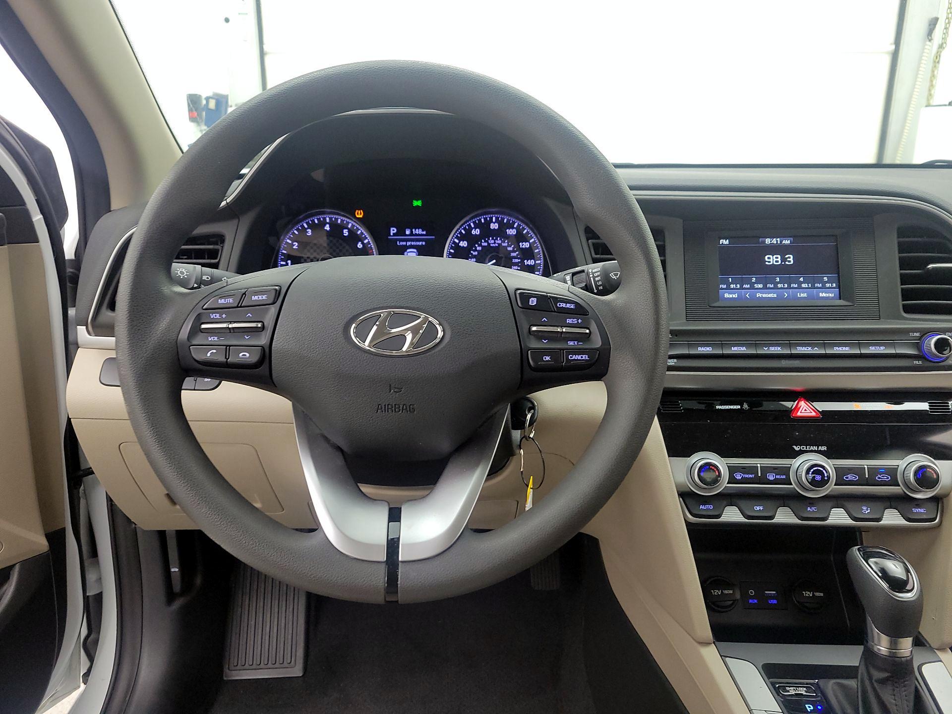 Thumbnail: 2020 Hyundai Elantra - 10