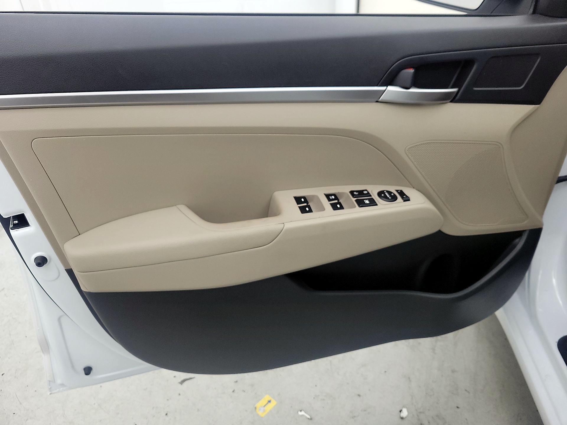 Thumbnail: 2020 Hyundai Elantra - 12