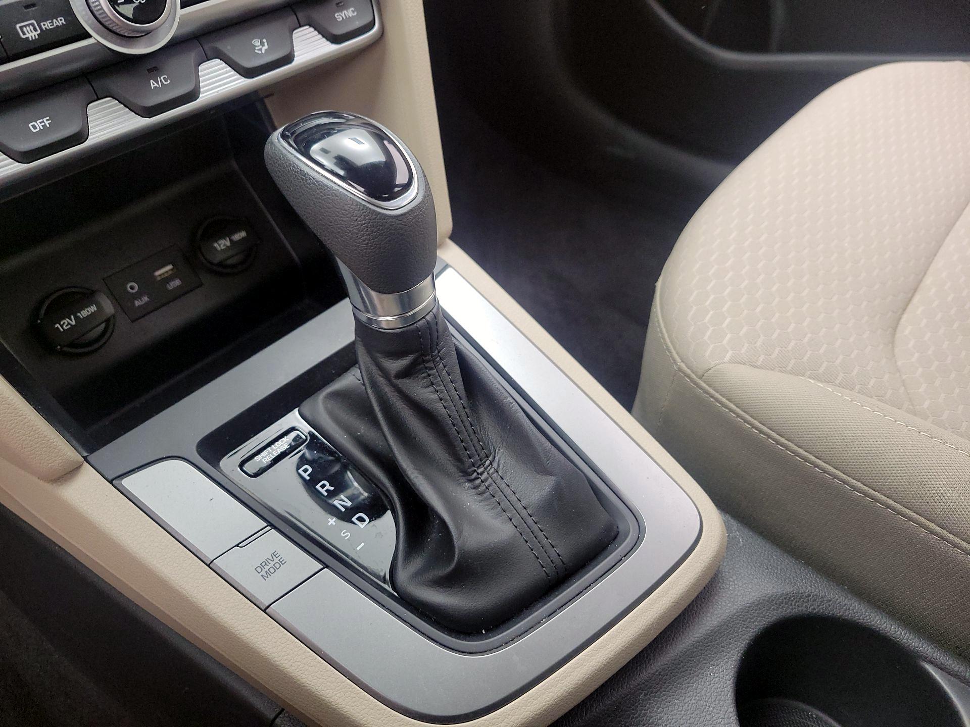 Thumbnail: 2020 Hyundai Elantra - 16