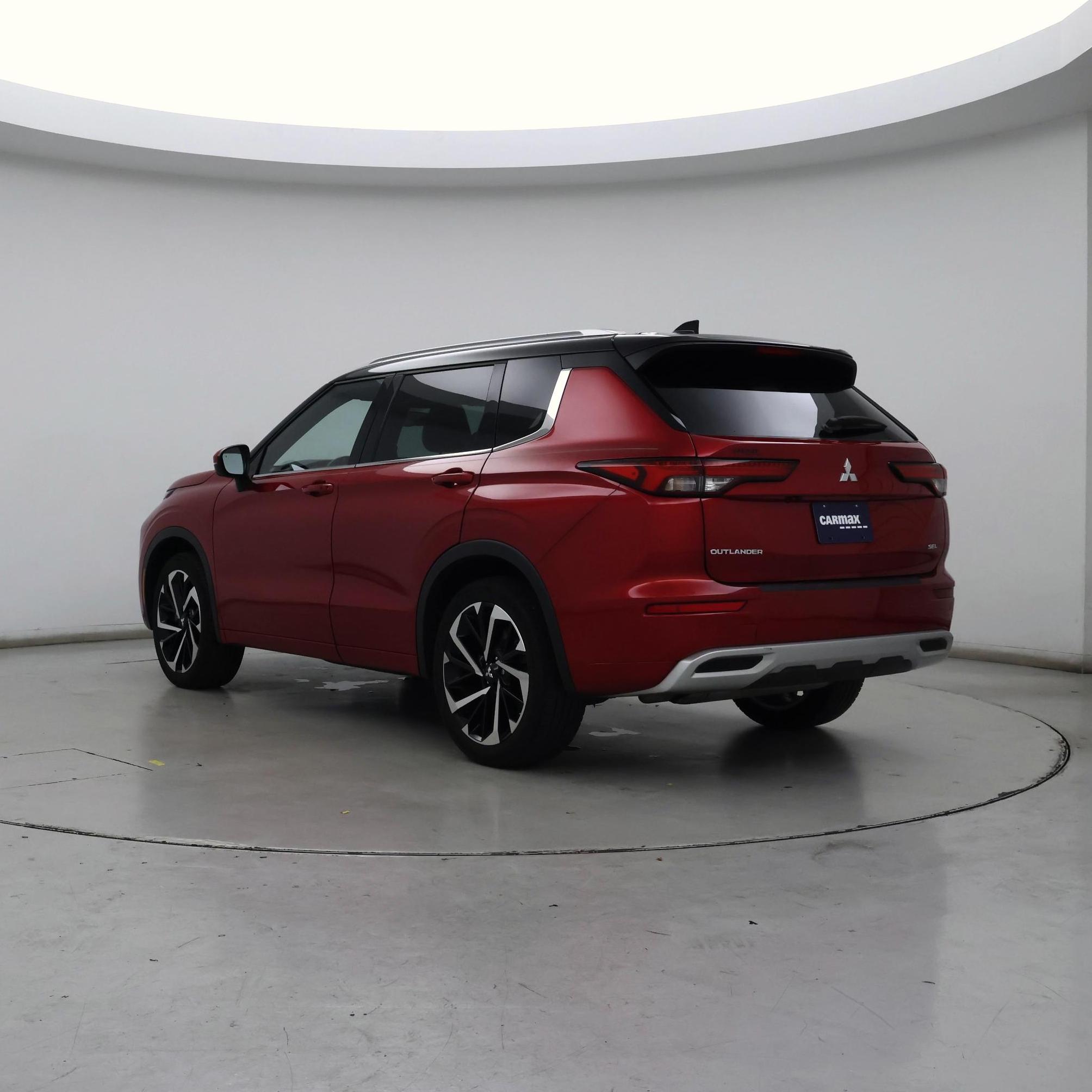 Thumbnail: 2023 Mitsubishi Outlander - 2