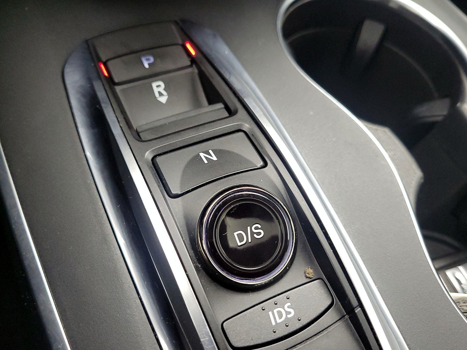 Thumbnail: 2016 Acura MDX - 16