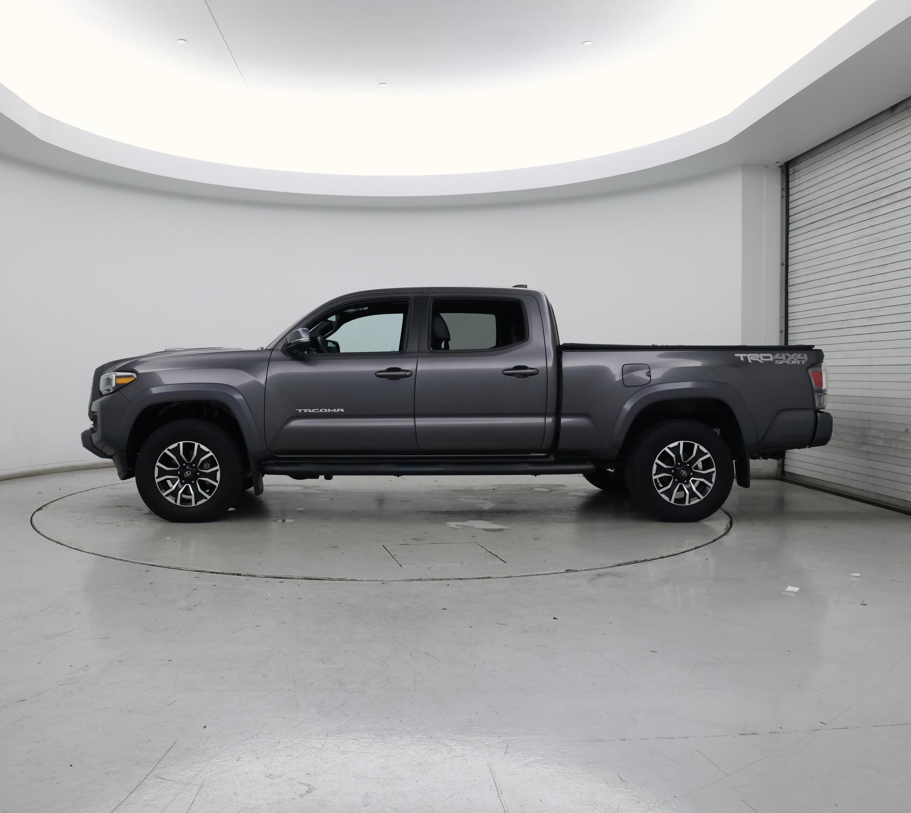 Thumbnail: 2021 Toyota Tacoma - 3