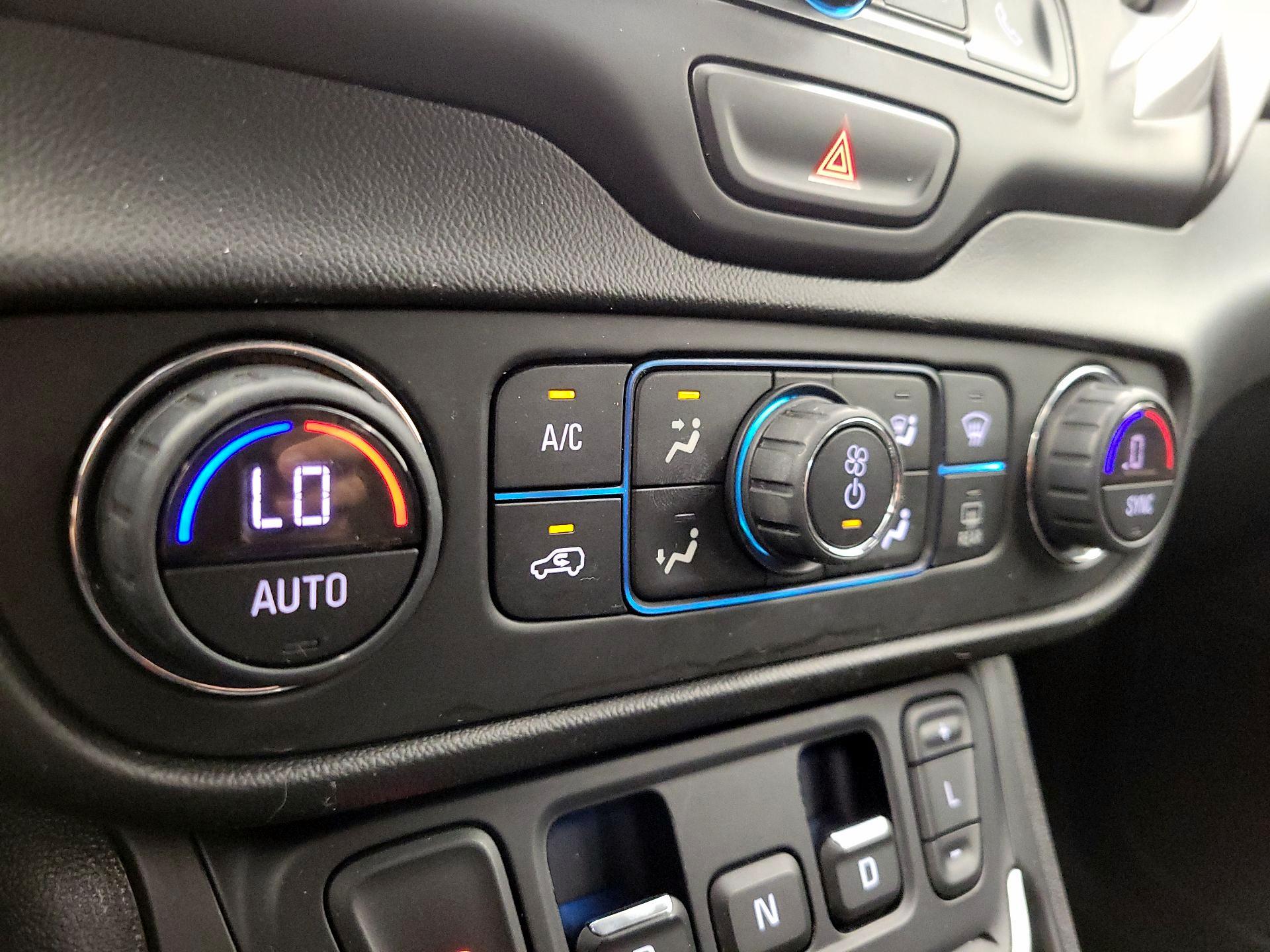 Thumbnail: 2019 GMC Terrain - 16