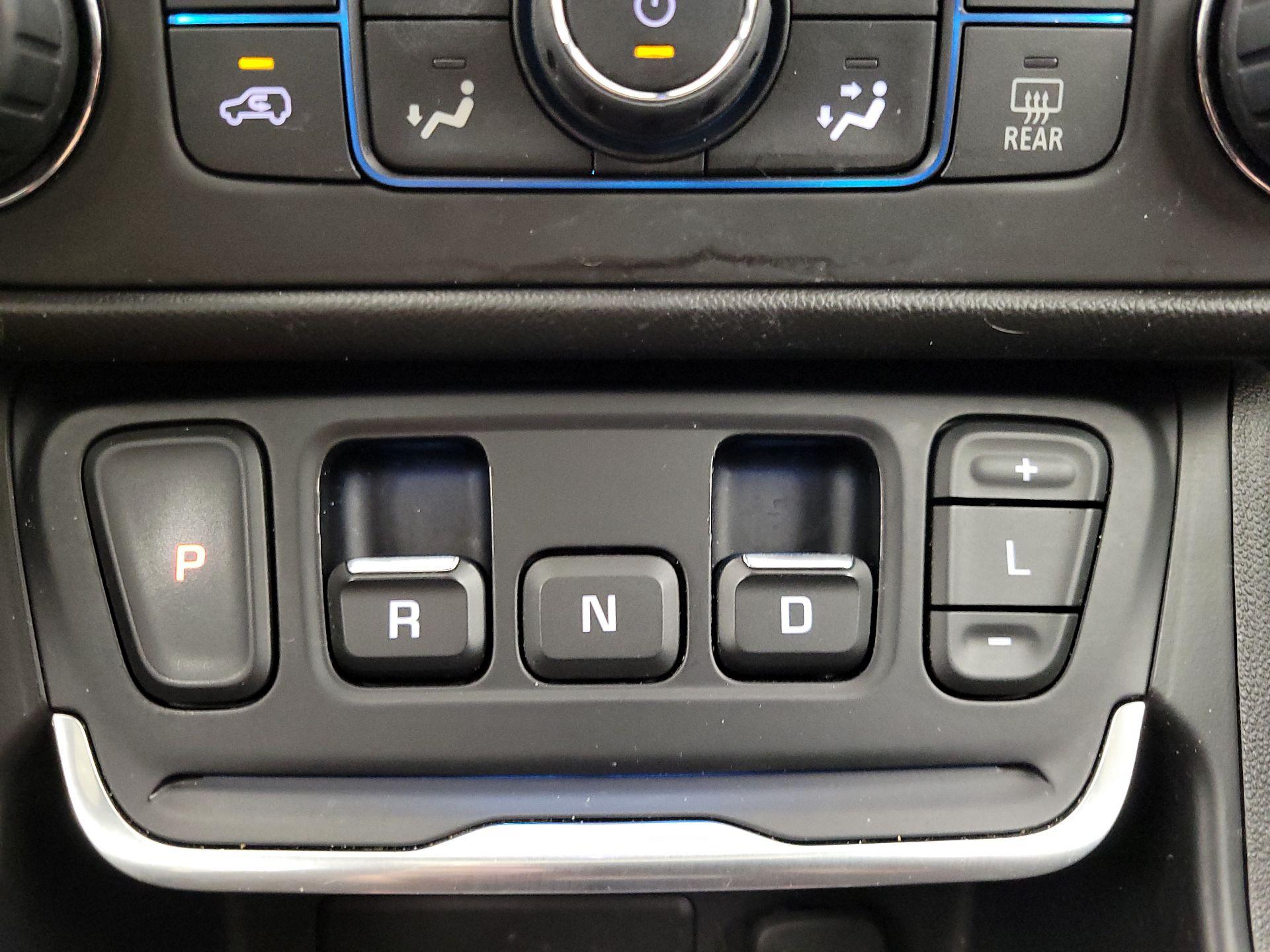 Thumbnail: 2019 GMC Terrain - 17