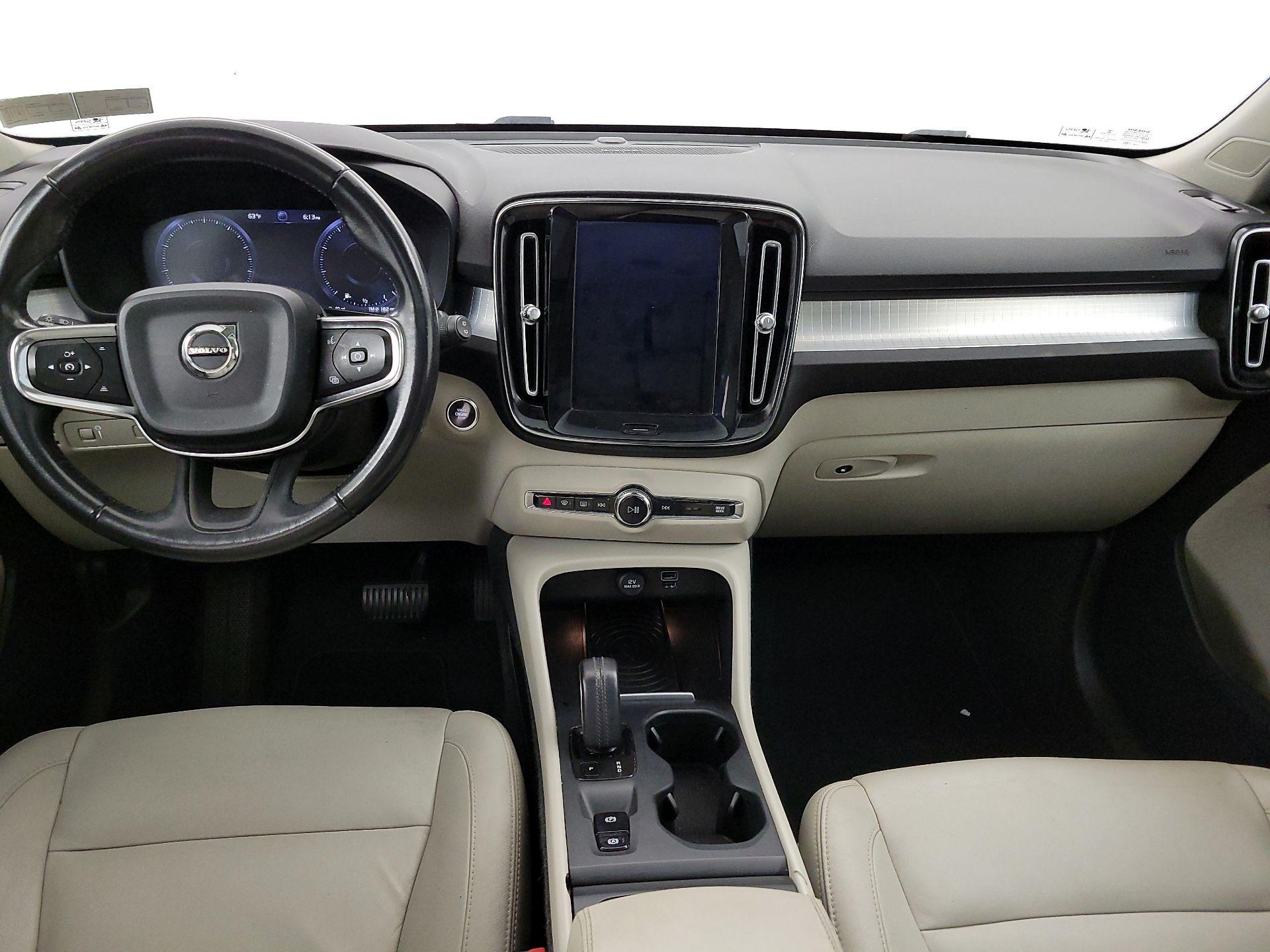 Thumbnail: 2019 Volvo XC40 - 9