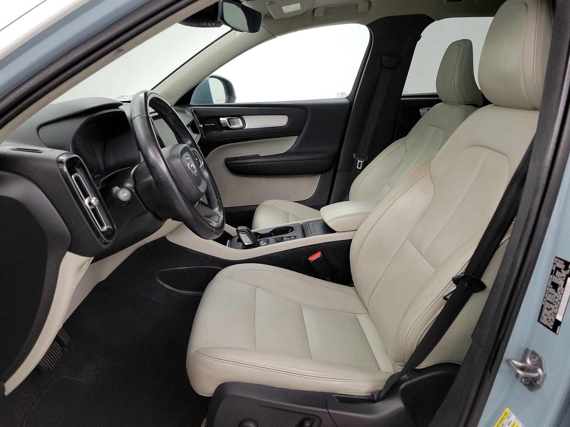 Thumbnail: 2019 Volvo XC40 - 11