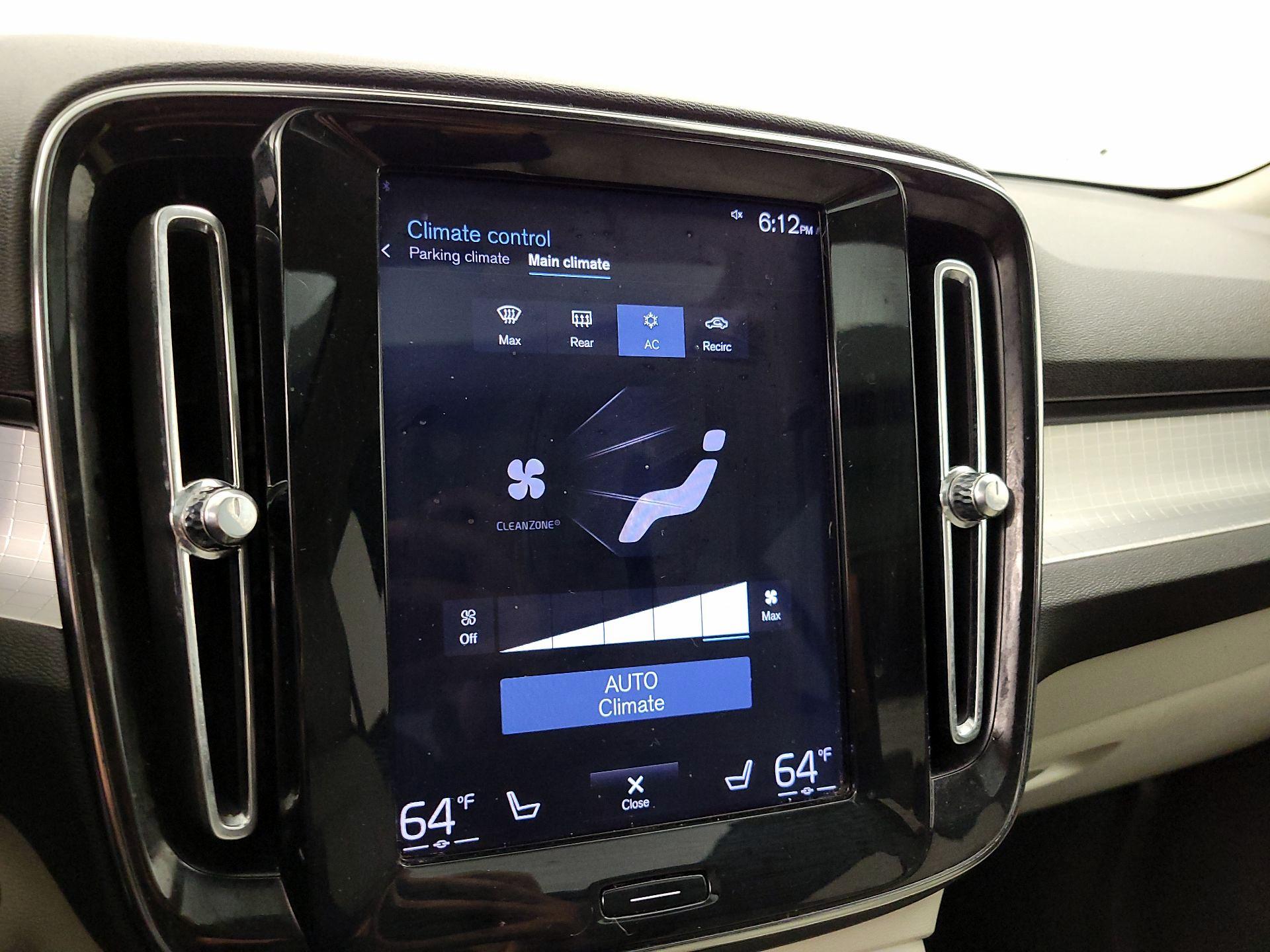 Thumbnail: 2019 Volvo XC40 - 16