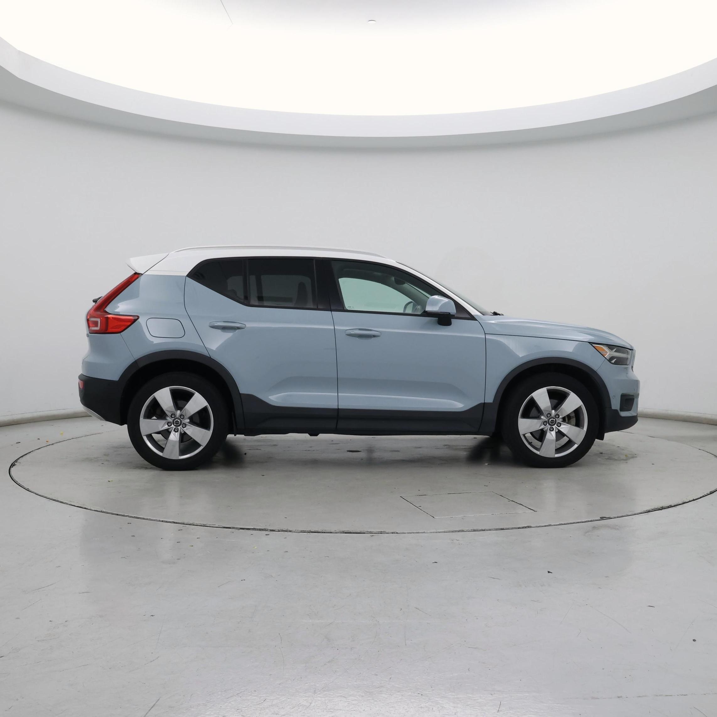 Thumbnail: 2019 Volvo XC40 - 7