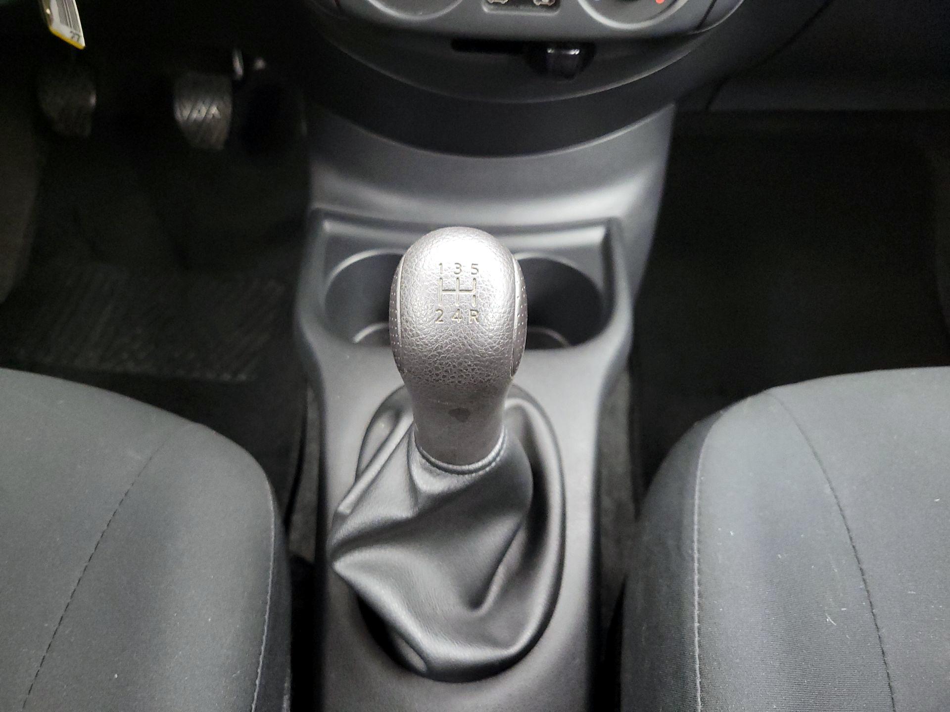 Thumbnail: 2015 Nissan Versa - 16