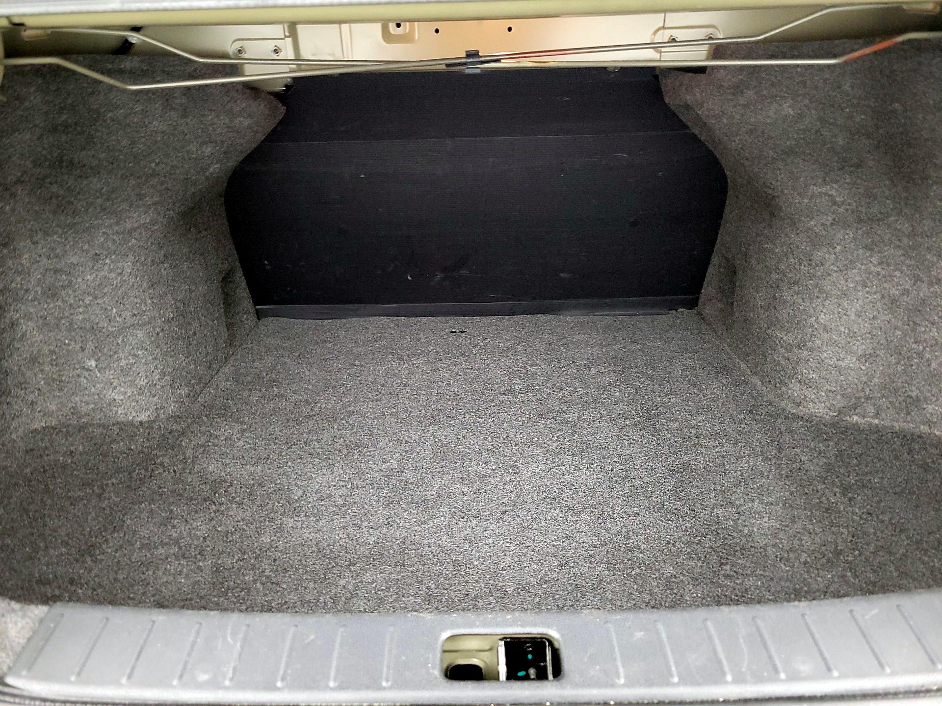 Thumbnail: 2015 Nissan Versa - 18