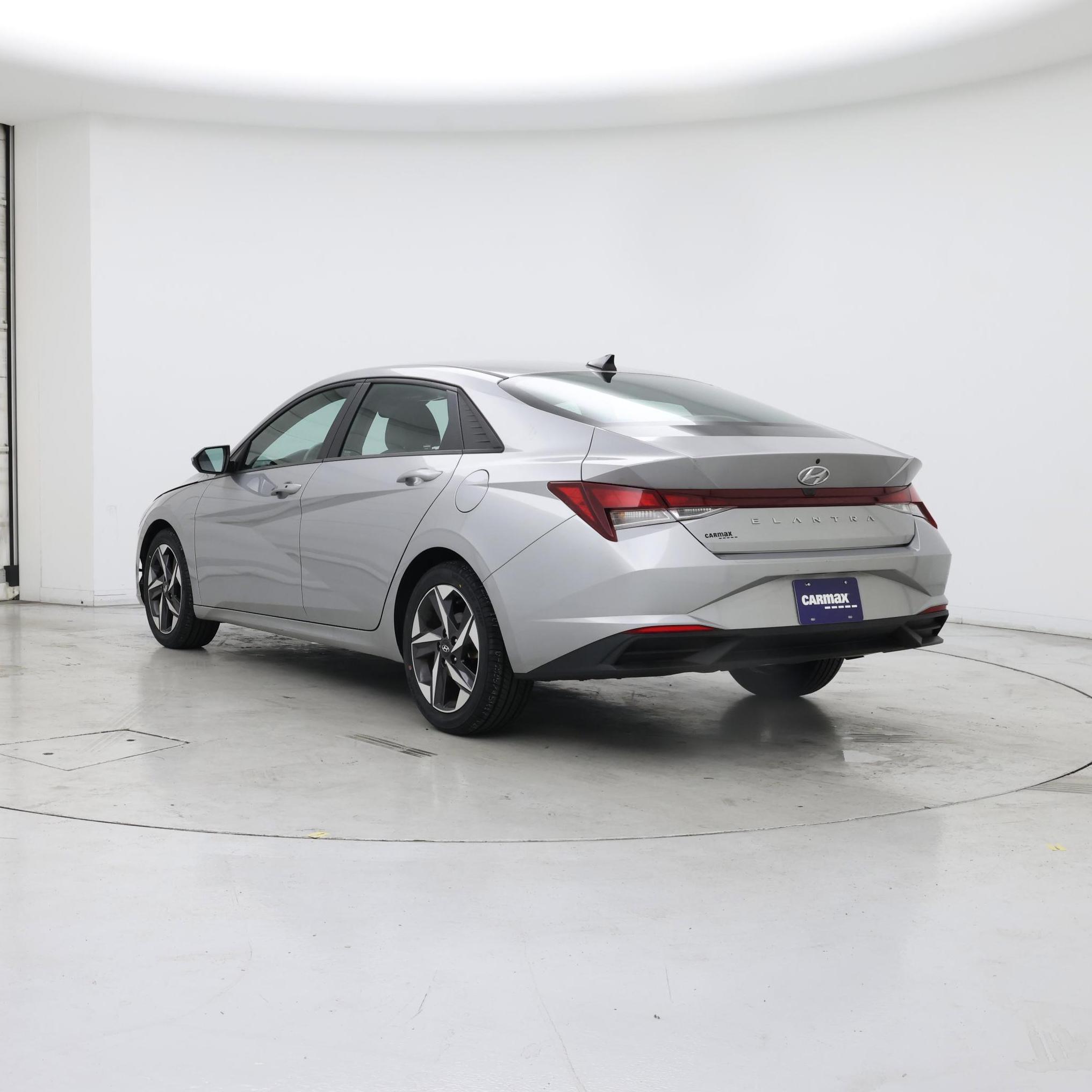 Thumbnail: 2023 Hyundai Elantra - 2