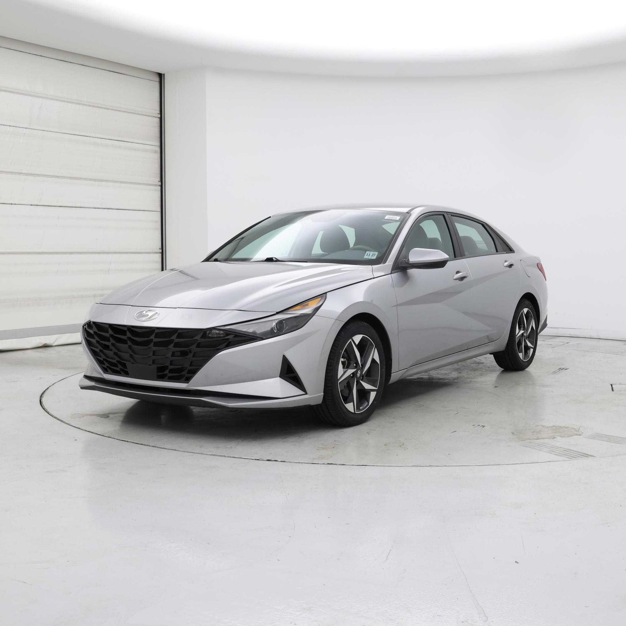 Thumbnail: 2023 Hyundai Elantra - 4