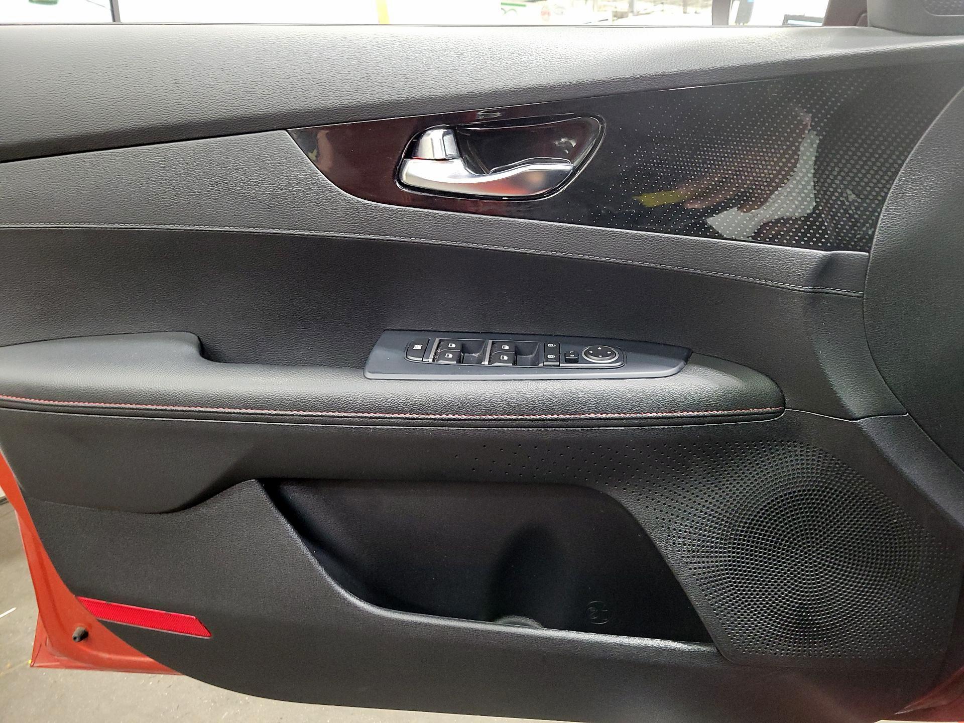 Thumbnail: 2020 Kia Forte - 12