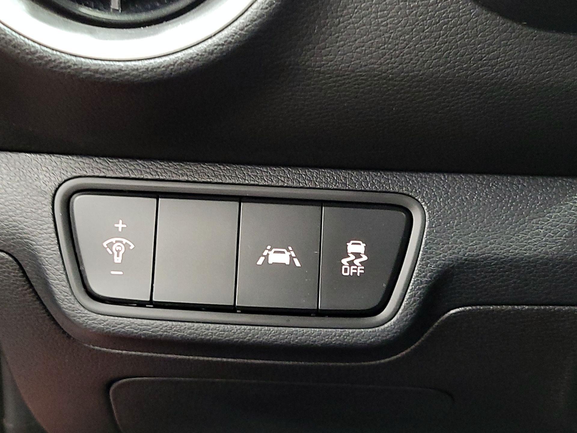 Thumbnail: 2020 Kia Forte - 13