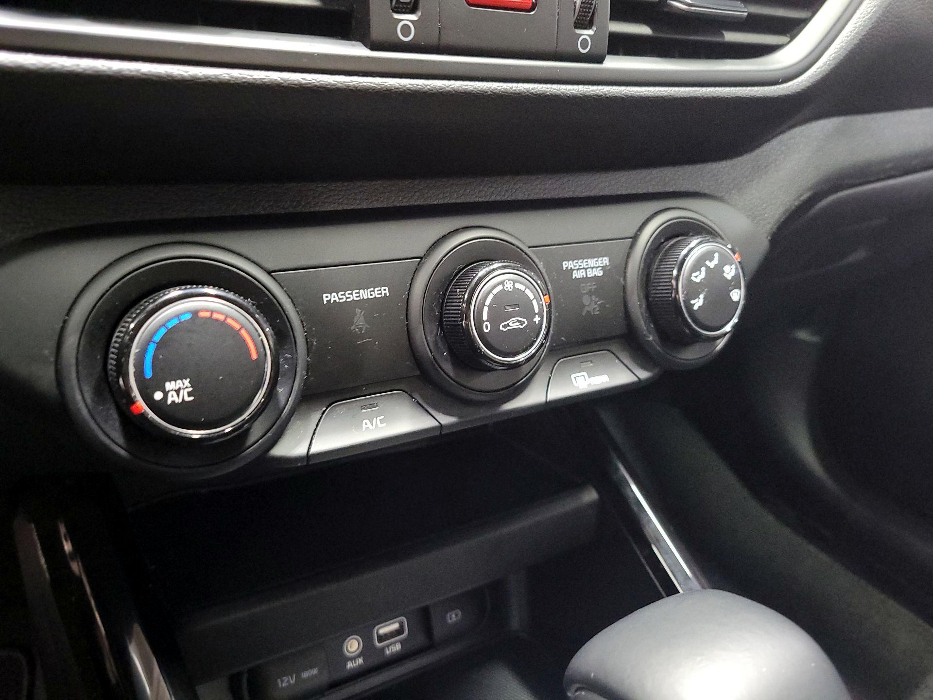 Thumbnail: 2020 Kia Forte - 16