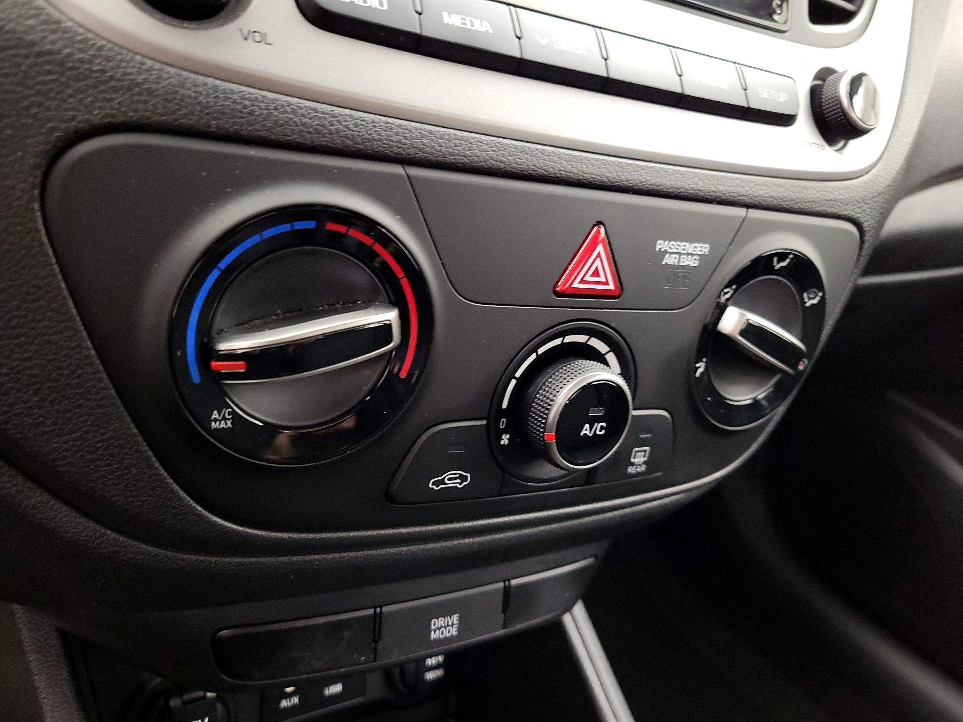 Thumbnail: 2021 Hyundai Accent - 16