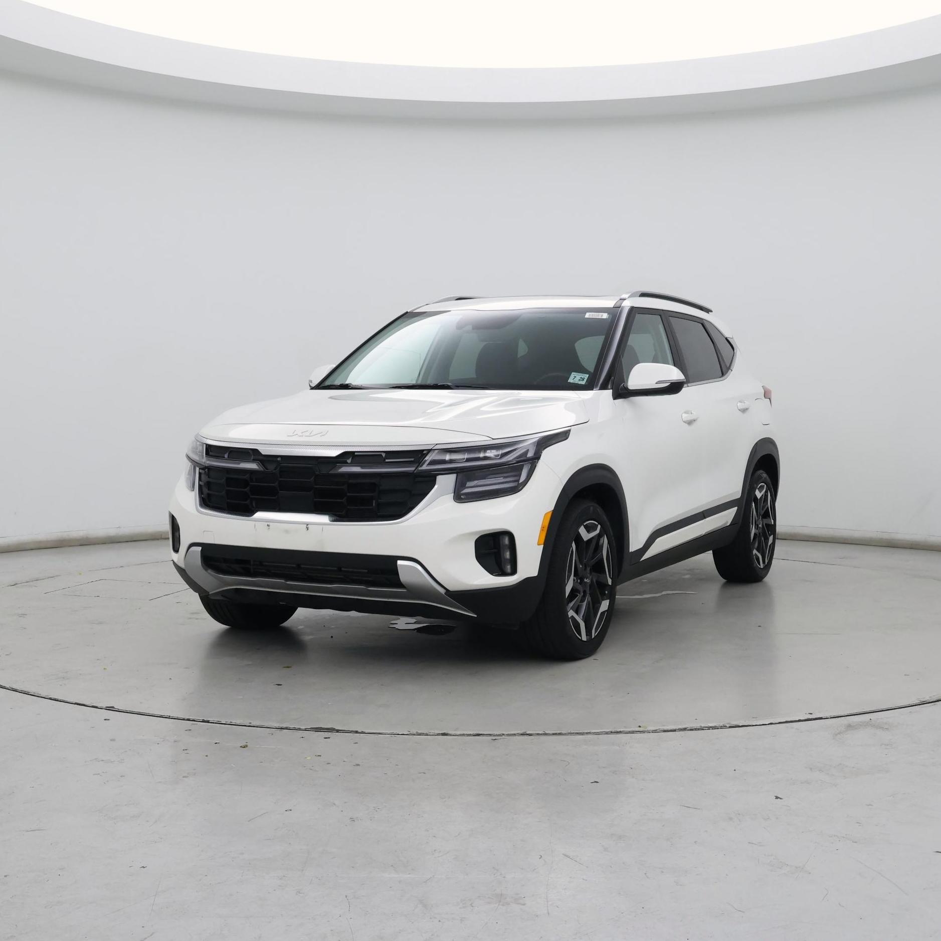 Thumbnail: 2024 Kia Seltos - 4