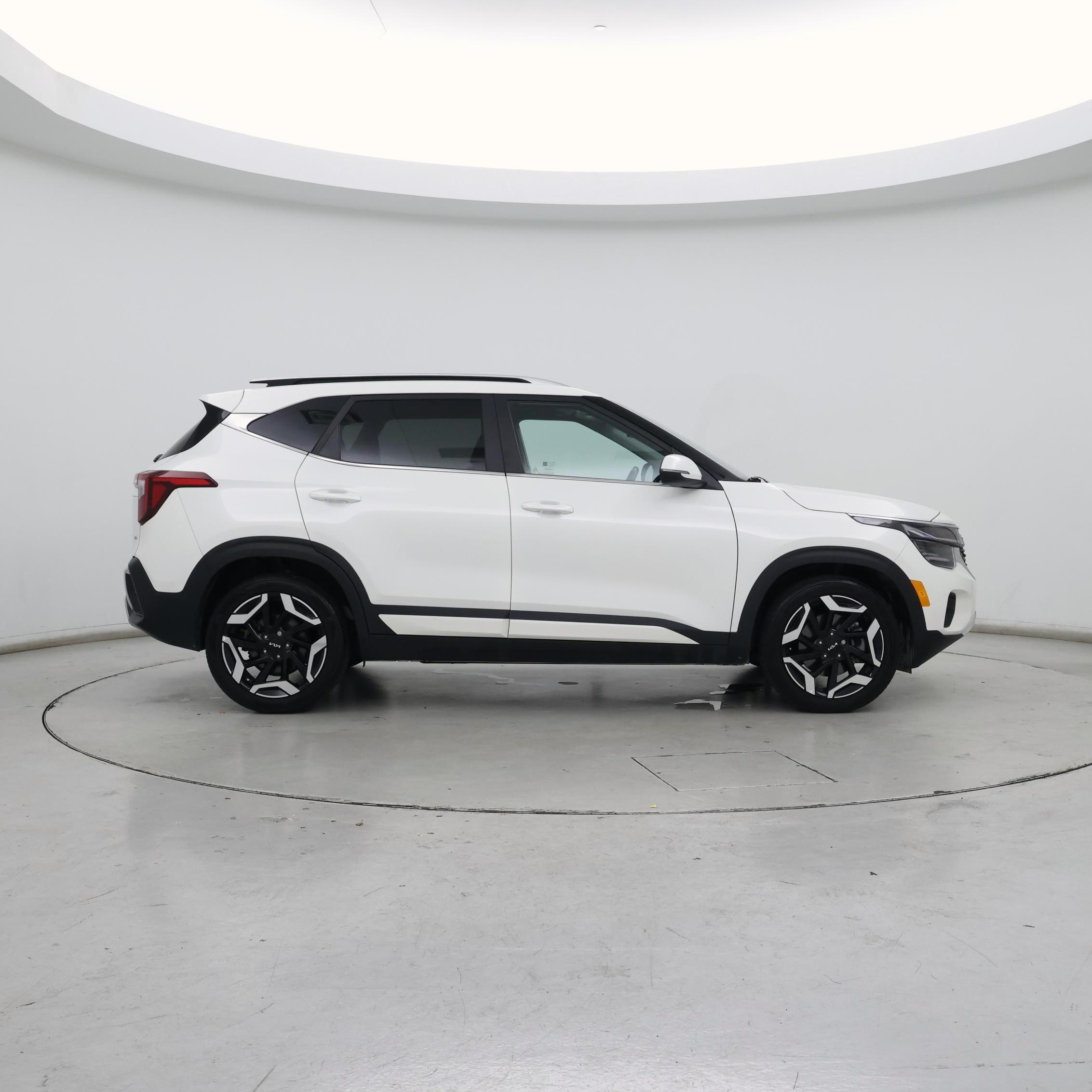 Thumbnail: 2024 Kia Seltos - 7