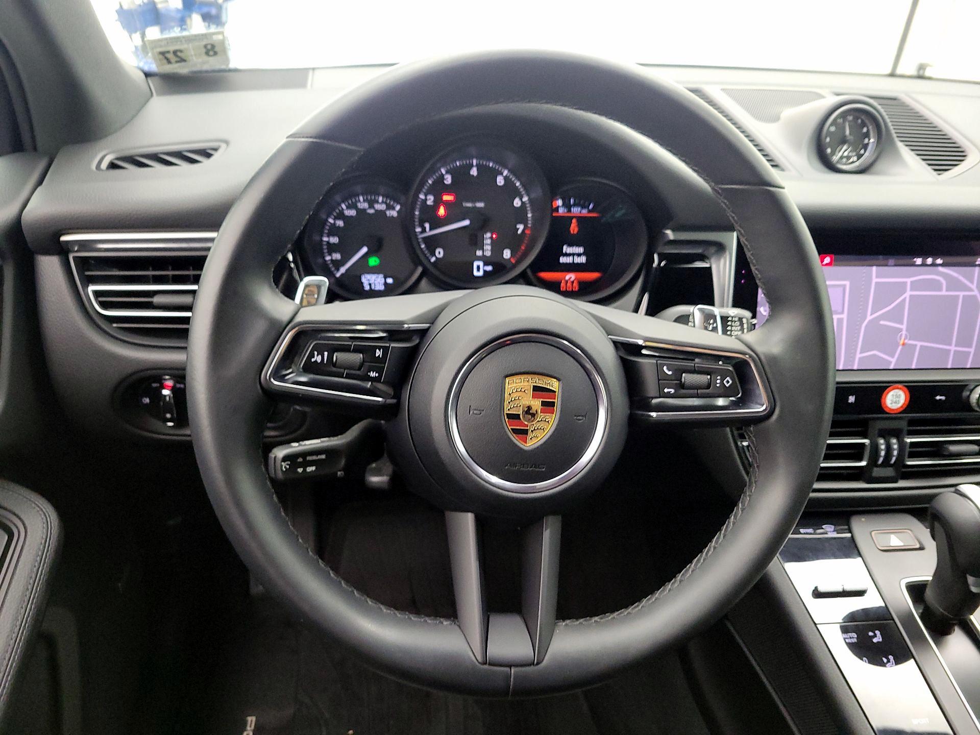 Thumbnail: 2022 Porsche Macan - 10