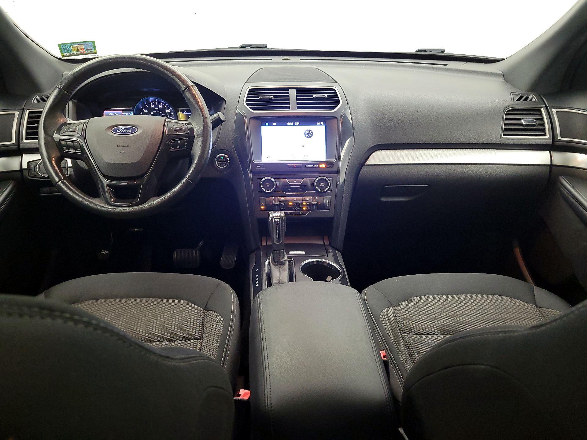 Thumbnail: 2017 Ford Explorer - 9