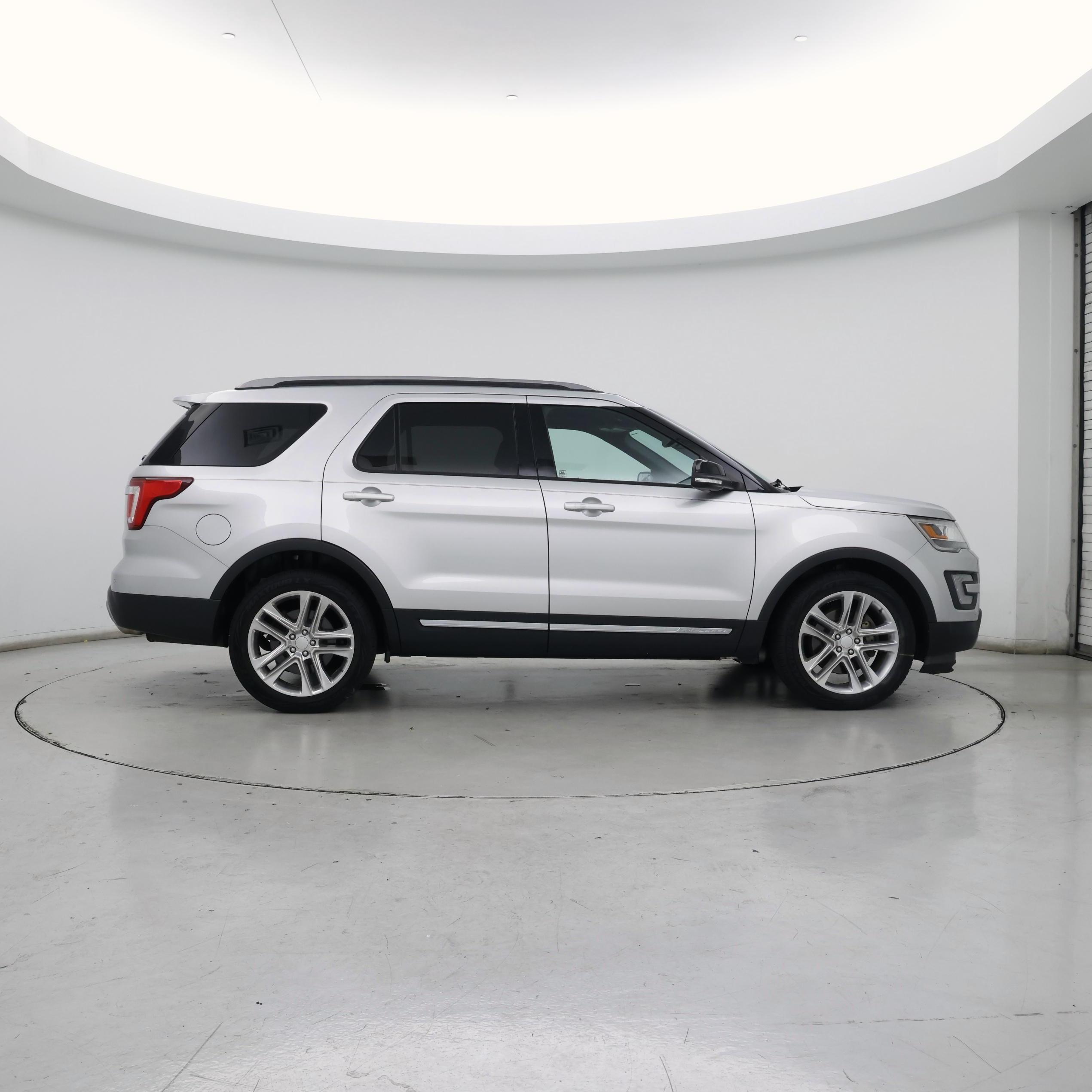 Thumbnail: 2017 Ford Explorer - 7