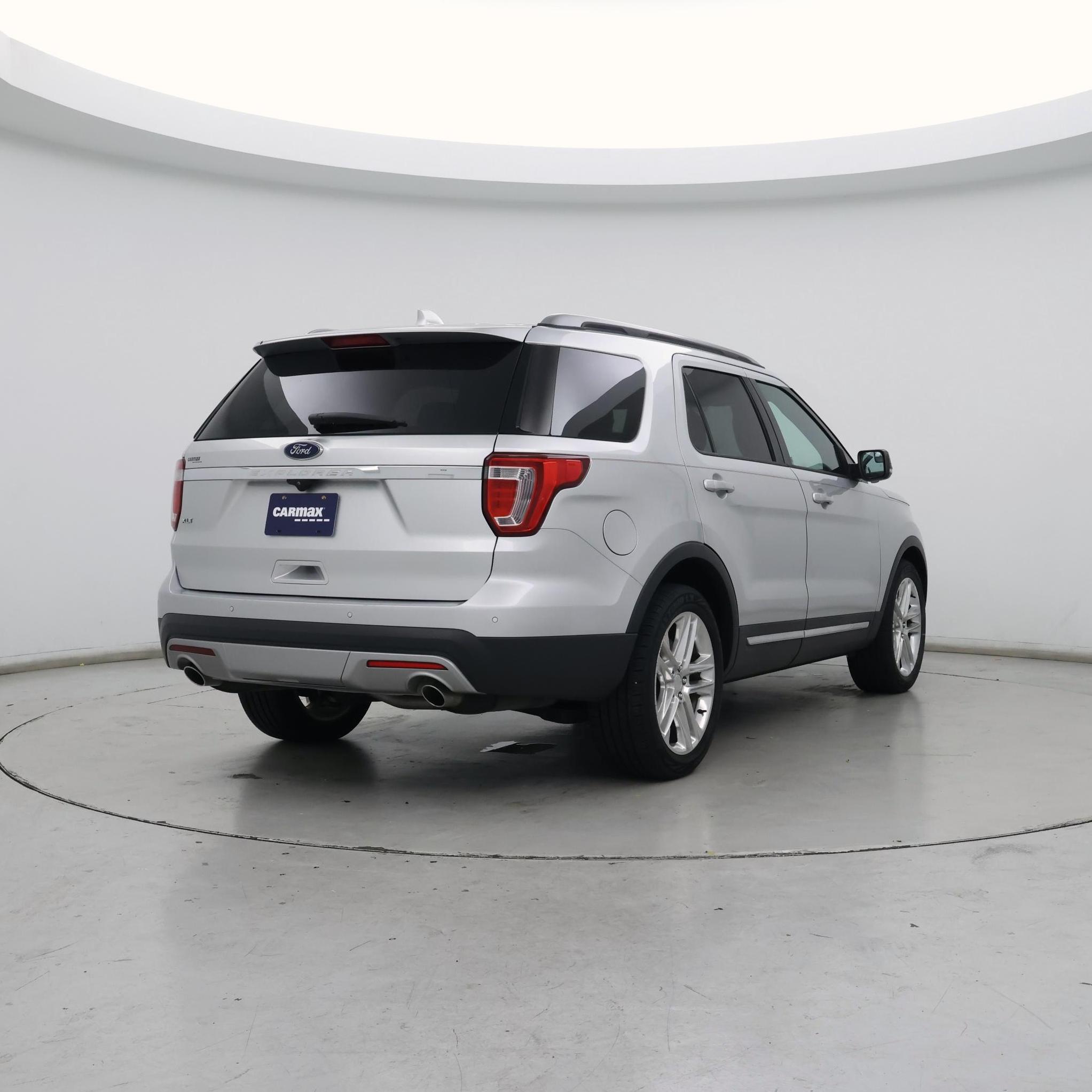 Thumbnail: 2017 Ford Explorer - 8