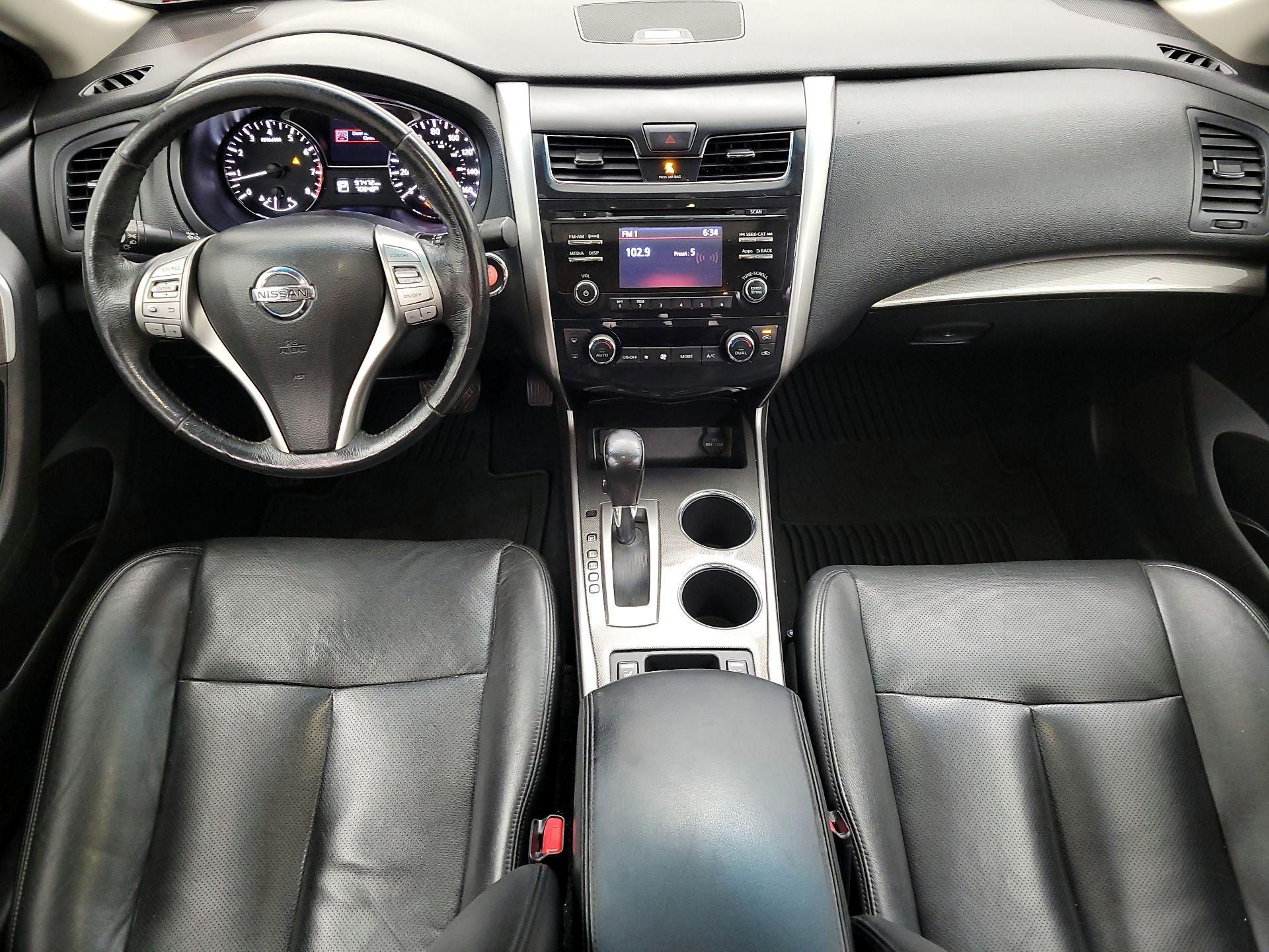 Thumbnail: 2015 Nissan Altima - 9