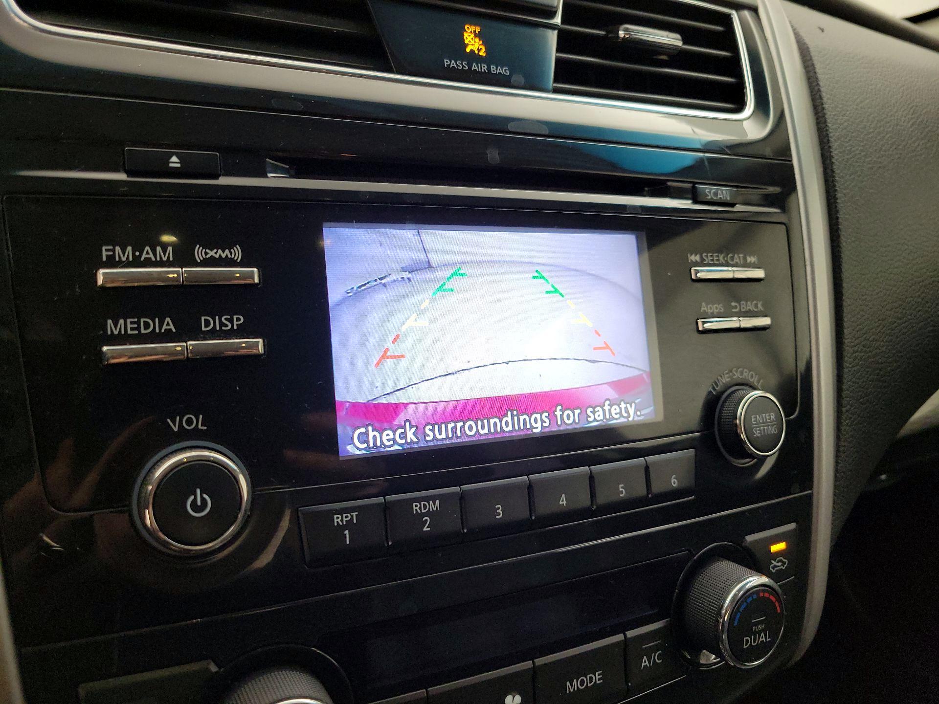 Thumbnail: 2015 Nissan Altima - 14