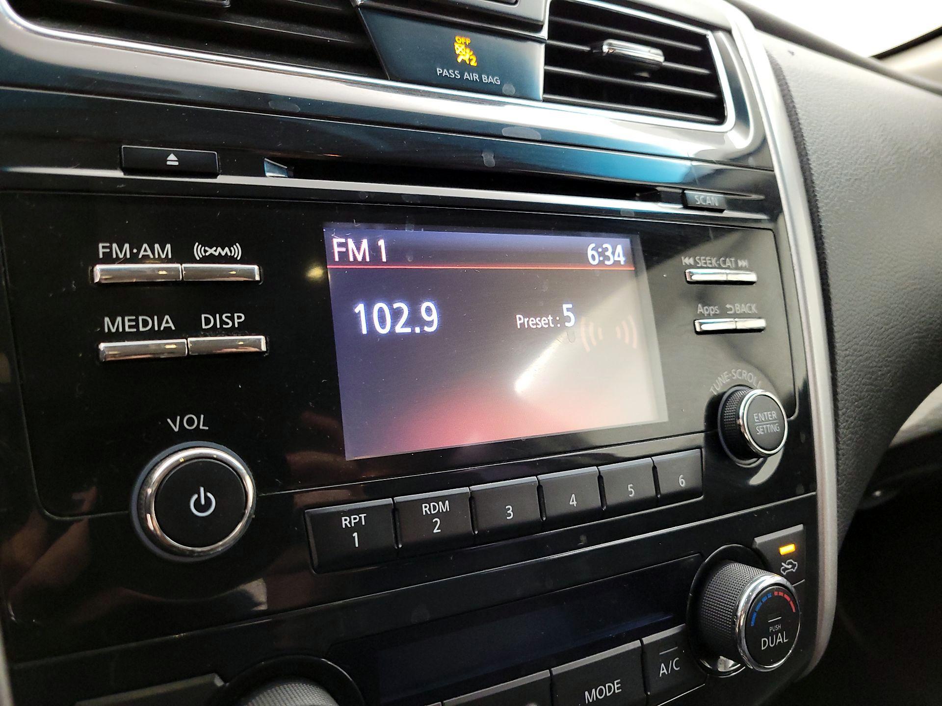 Thumbnail: 2015 Nissan Altima - 15